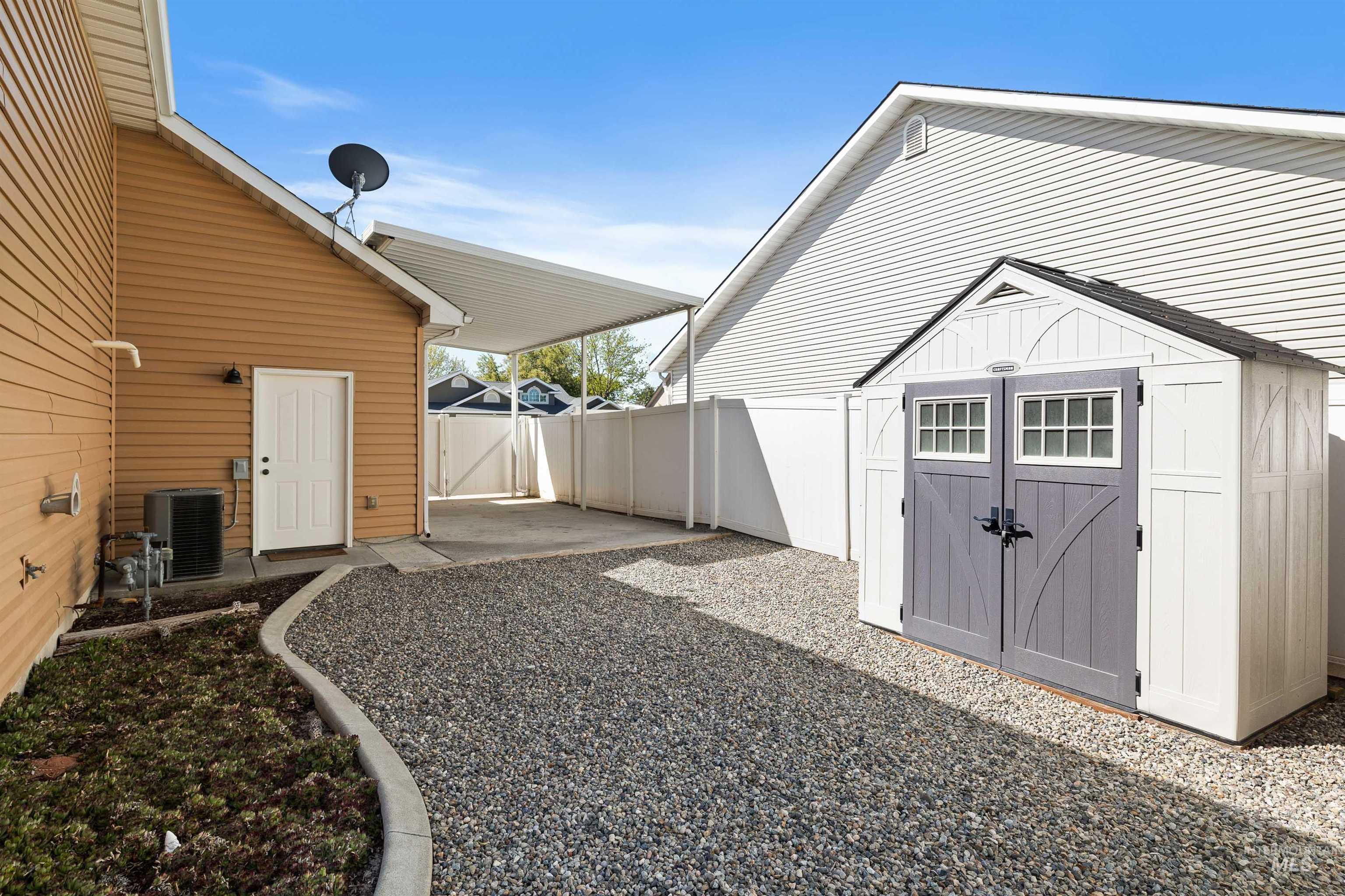 2595 Longbow Dr, Twin Falls, Idaho 83301, 4 Bedrooms, 3 Bathrooms, Residential For Sale, Price $535,000,MLS 98984005