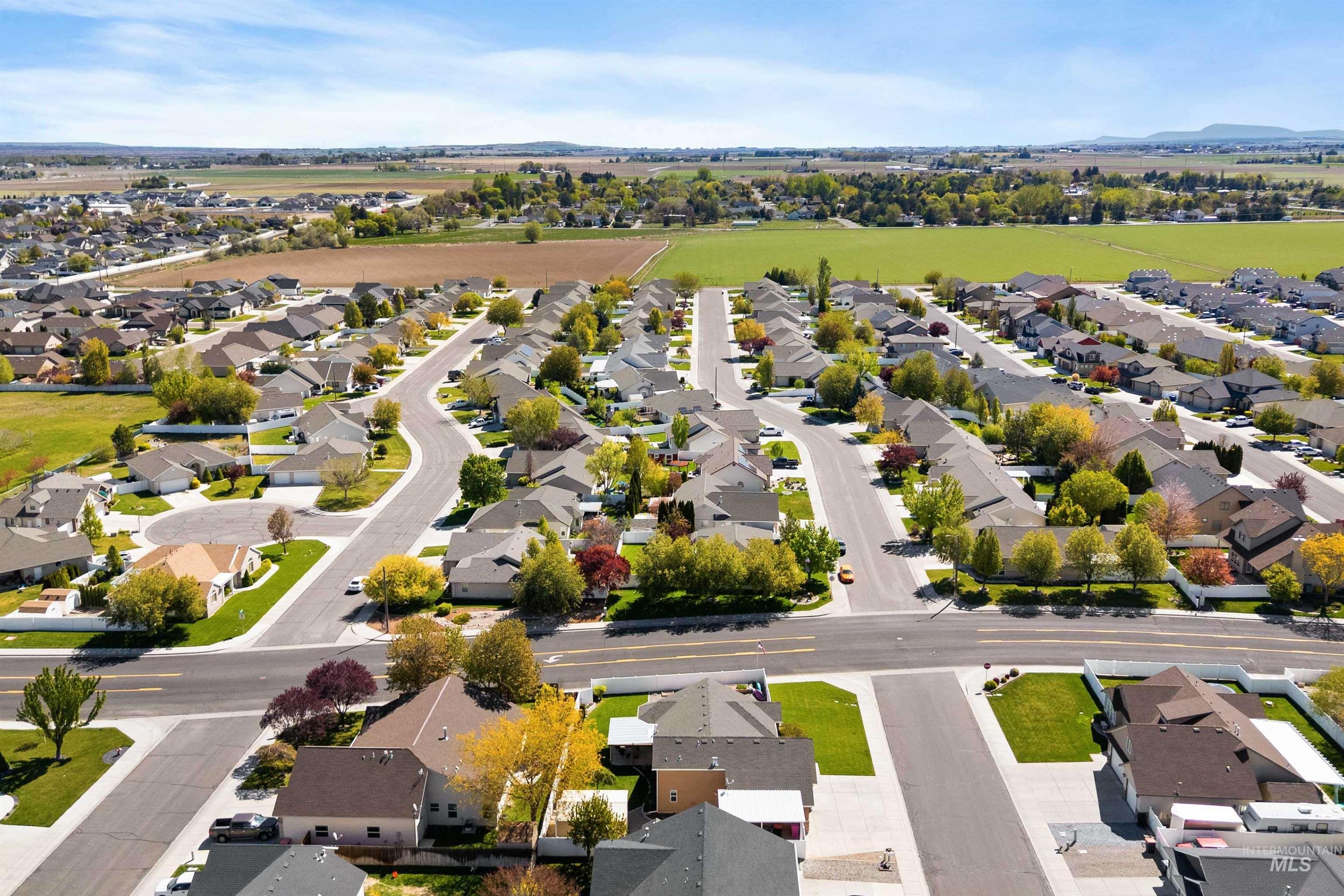 2595 Longbow Dr, Twin Falls, Idaho 83301, 4 Bedrooms, 3 Bathrooms, Residential For Sale, Price $535,000,MLS 98984005