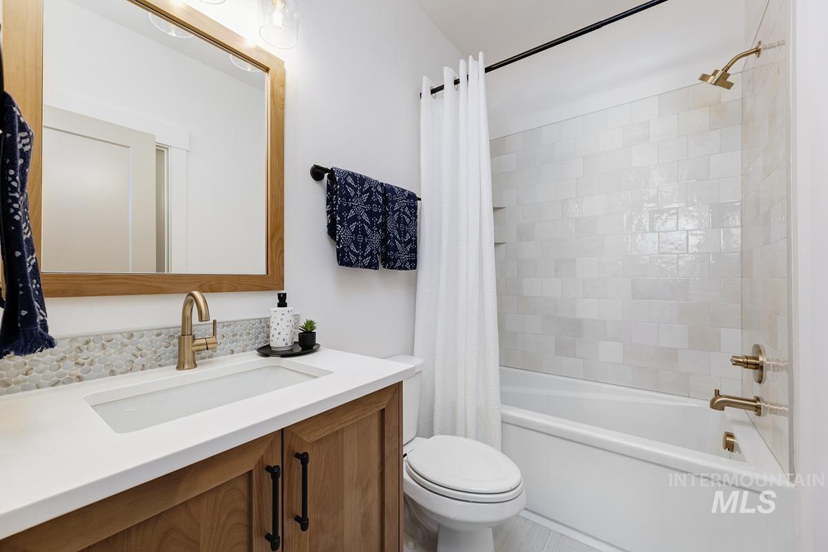 13692 N Spring Creek Way, Boise, Idaho 83714, 5 Bedrooms, 4.5 Bathrooms, Residential For Sale, Price $1,377,485,MLS 98984009