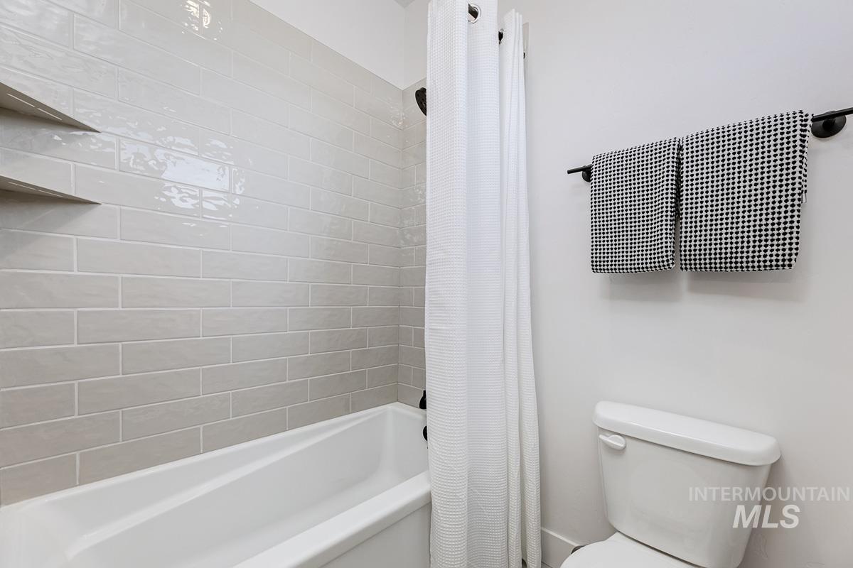 13692 N Spring Creek Way, Boise, Idaho 83714, 5 Bedrooms, 4.5 Bathrooms, Residential For Sale, Price $1,377,485,MLS 98984009