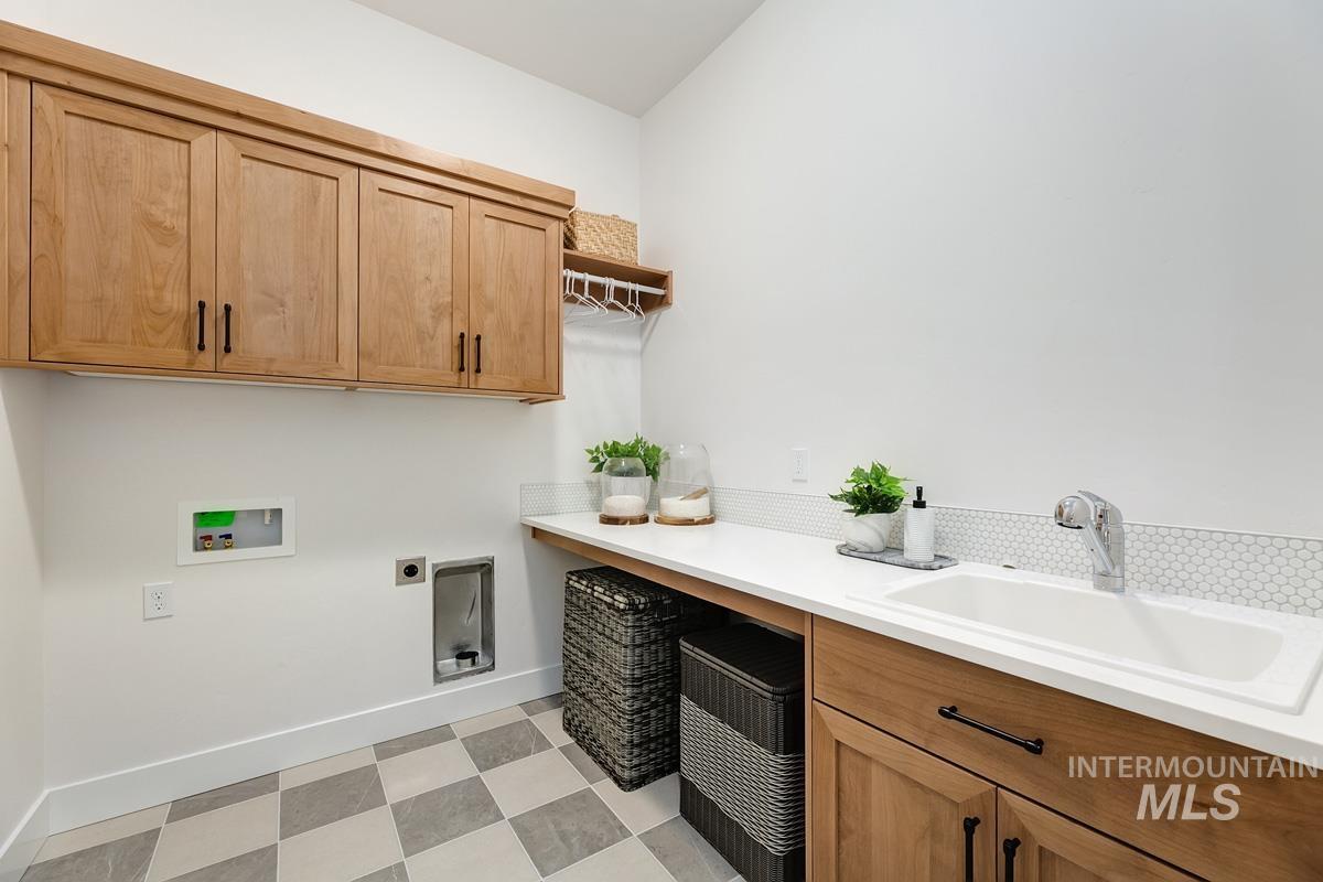 13692 N Spring Creek Way, Boise, Idaho 83714, 5 Bedrooms, 4.5 Bathrooms, Residential For Sale, Price $1,377,485,MLS 98984009