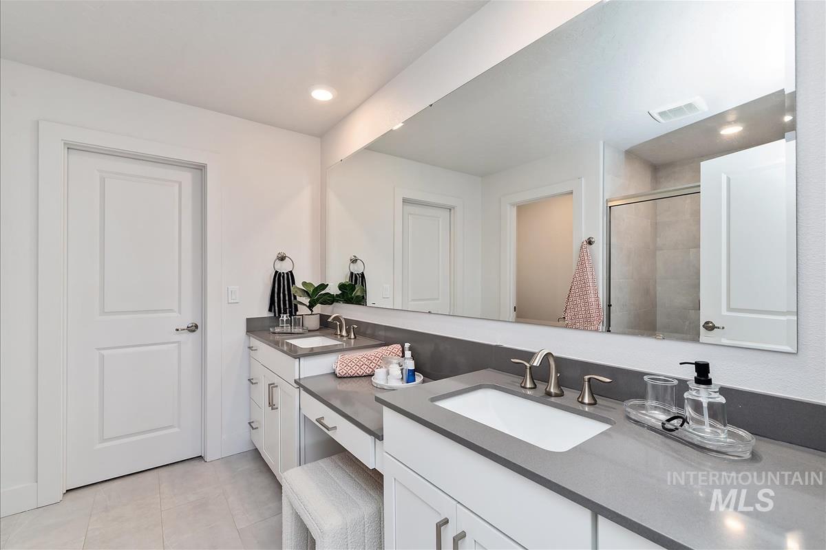 5361 S Snowden Ave, Meridian, Idaho 83642, 4 Bedrooms, 3 Bathrooms, Residential For Sale, Price $569,000, 98984010