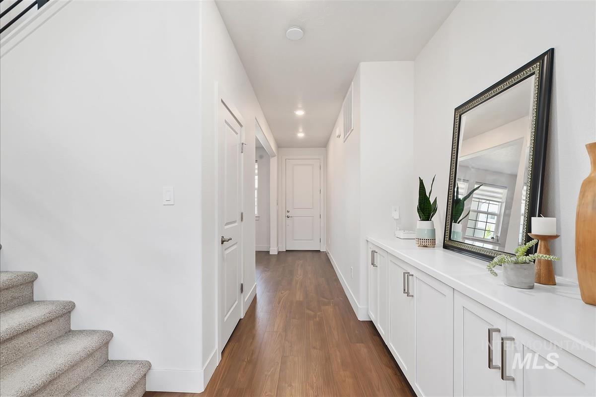 5361 S Snowden Ave, Meridian, Idaho 83642, 4 Bedrooms, 3 Bathrooms, Residential For Sale, Price $569,000, 98984010