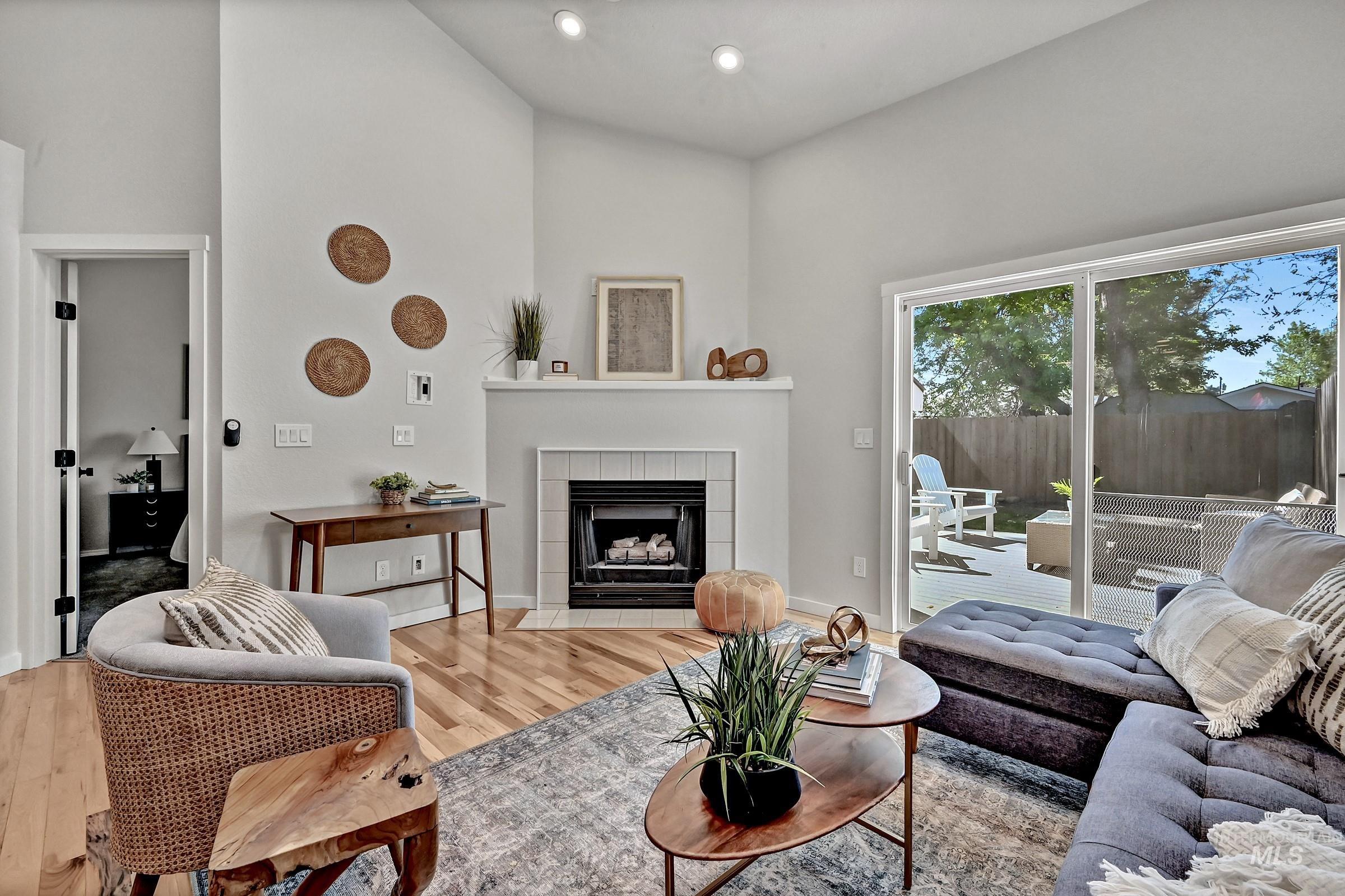 563 W Warren St., Boise, Idaho 83706, 4 Bedrooms, 2 Bathrooms, Residential For Sale, Price $535,000,MLS 98984014