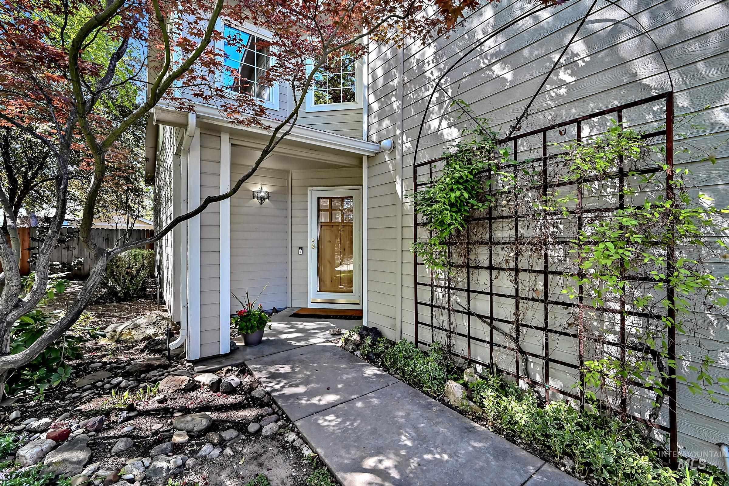 563 W Warren St., Boise, Idaho 83706, 4 Bedrooms, 2 Bathrooms, Residential For Sale, Price $535,000,MLS 98984014