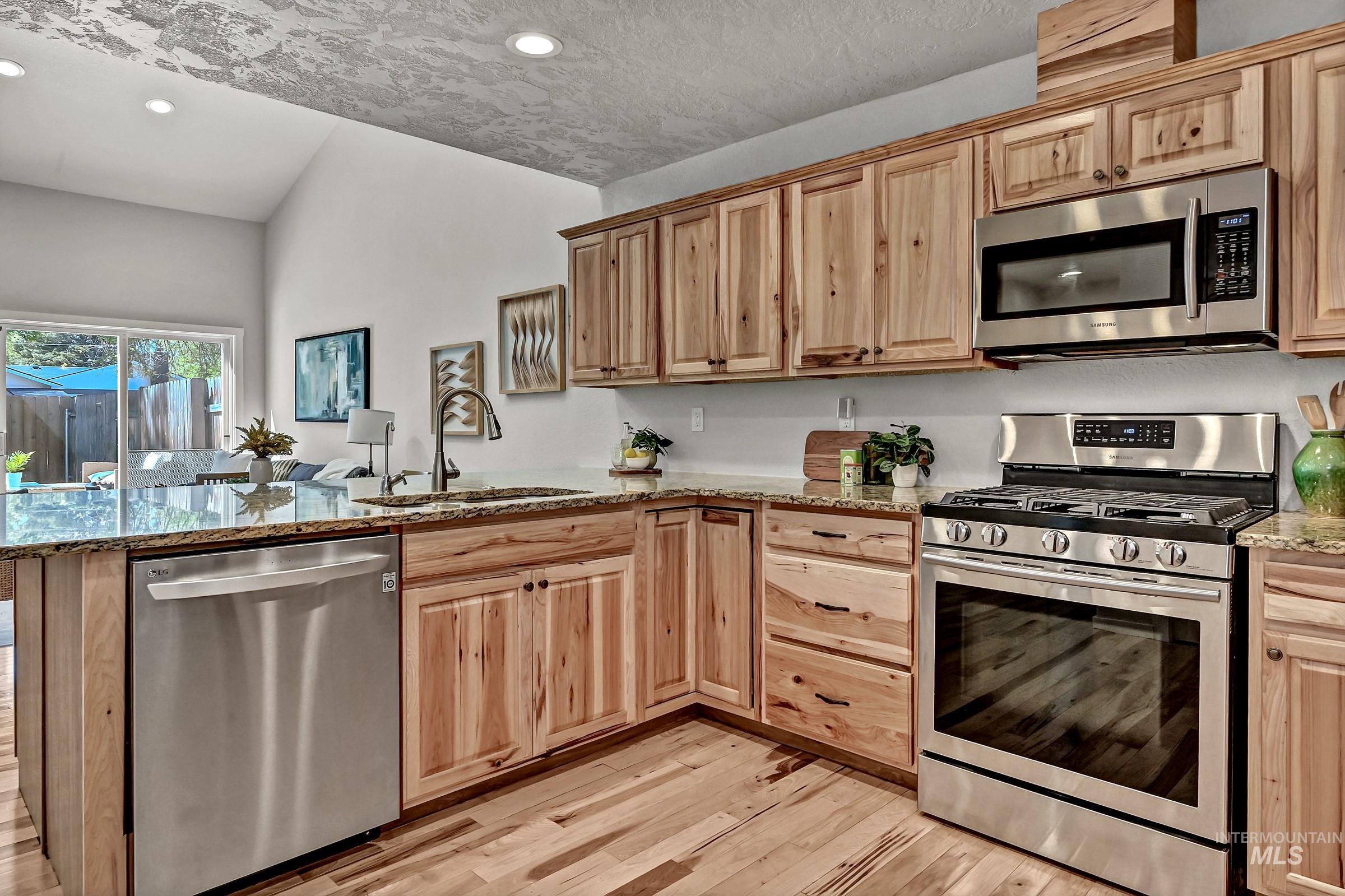 563 W Warren St., Boise, Idaho 83706, 4 Bedrooms, 2 Bathrooms, Residential For Sale, Price $535,000,MLS 98984014