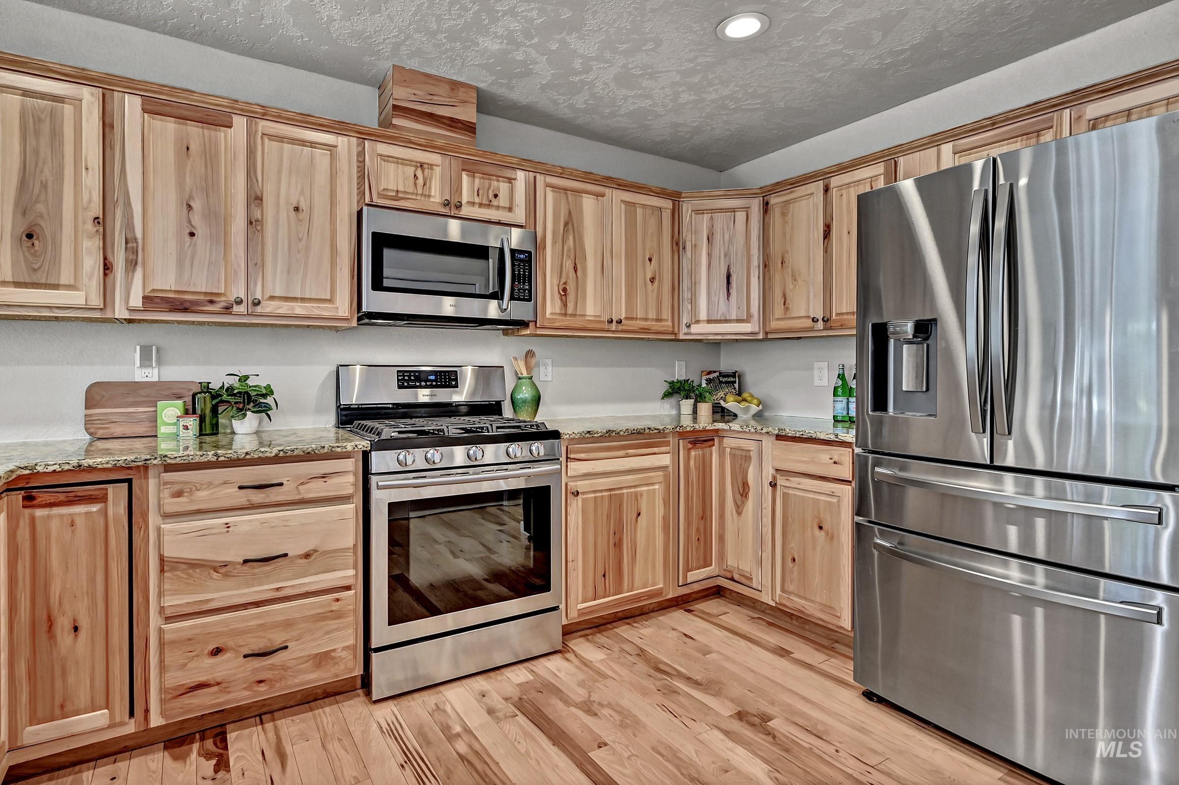 563 W Warren St., Boise, Idaho 83706, 4 Bedrooms, 2 Bathrooms, Residential For Sale, Price $535,000,MLS 98984014