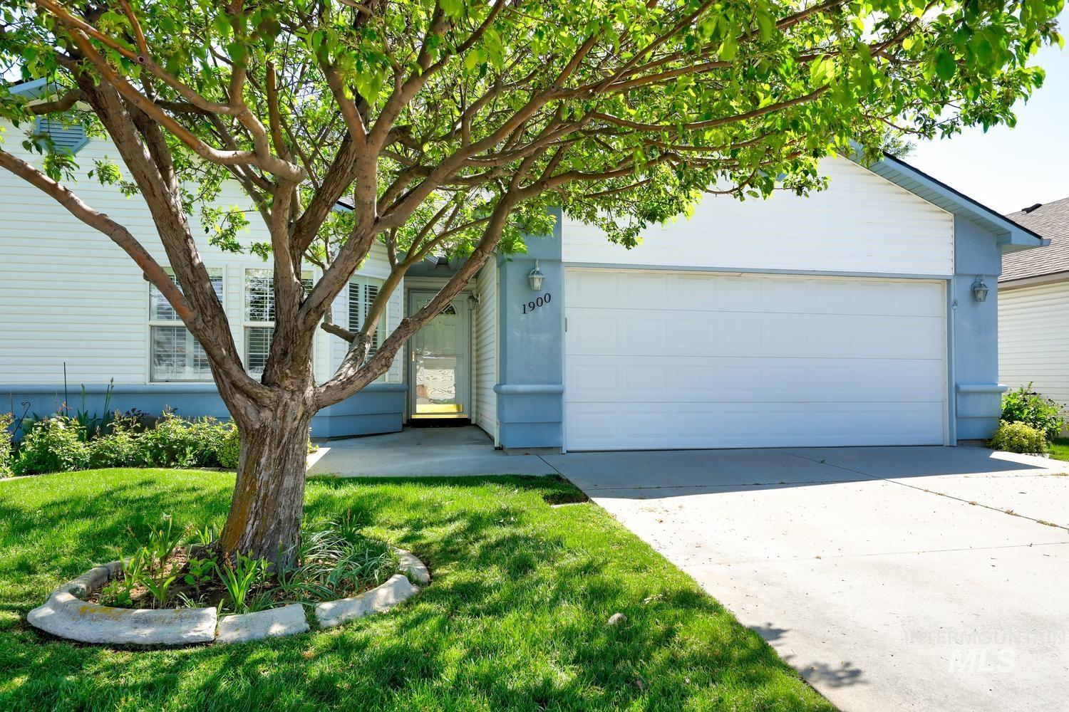 1900 N Iberis Ave, Meridian, Idaho 83646, 2 Bedrooms, 2 Bathrooms, Residential For Sale, Price $375,000,MLS 98984018