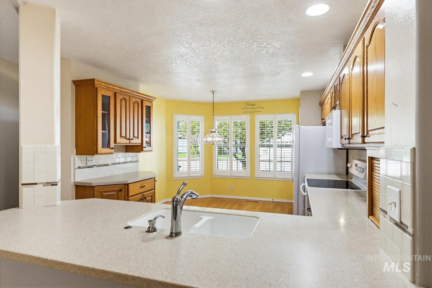 1900 N Iberis Ave, Meridian, Idaho 83646, 2 Bedrooms, 2 Bathrooms, Residential For Sale, Price $375,000,MLS 98984018