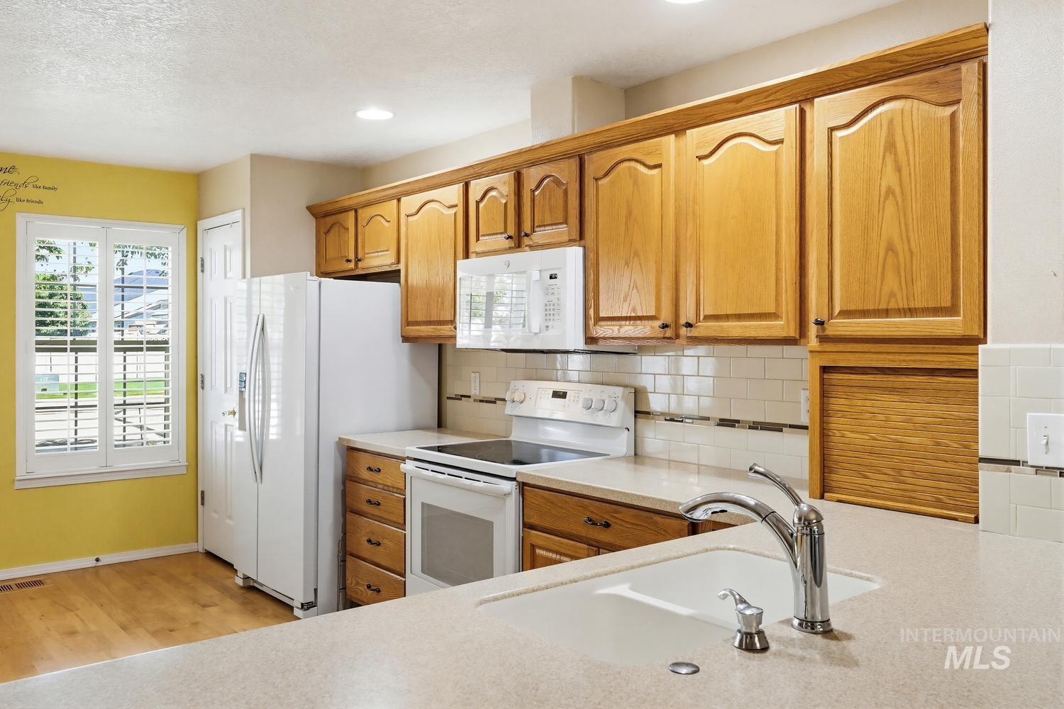 1900 N Iberis Ave, Meridian, Idaho 83646, 2 Bedrooms, 2 Bathrooms, Residential For Sale, Price $375,000,MLS 98984018