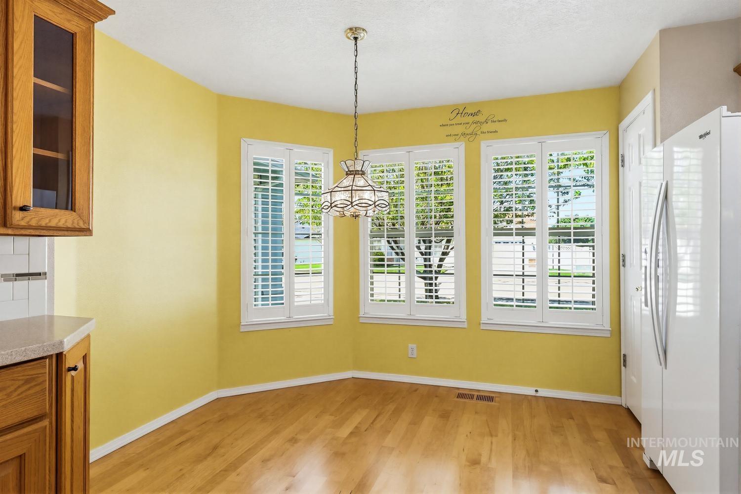 1900 N Iberis Ave, Meridian, Idaho 83646, 2 Bedrooms, 2 Bathrooms, Residential For Sale, Price $375,000,MLS 98984018