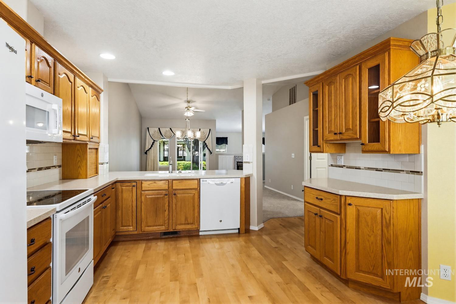 1900 N Iberis Ave, Meridian, Idaho 83646, 2 Bedrooms, 2 Bathrooms, Residential For Sale, Price $375,000,MLS 98984018