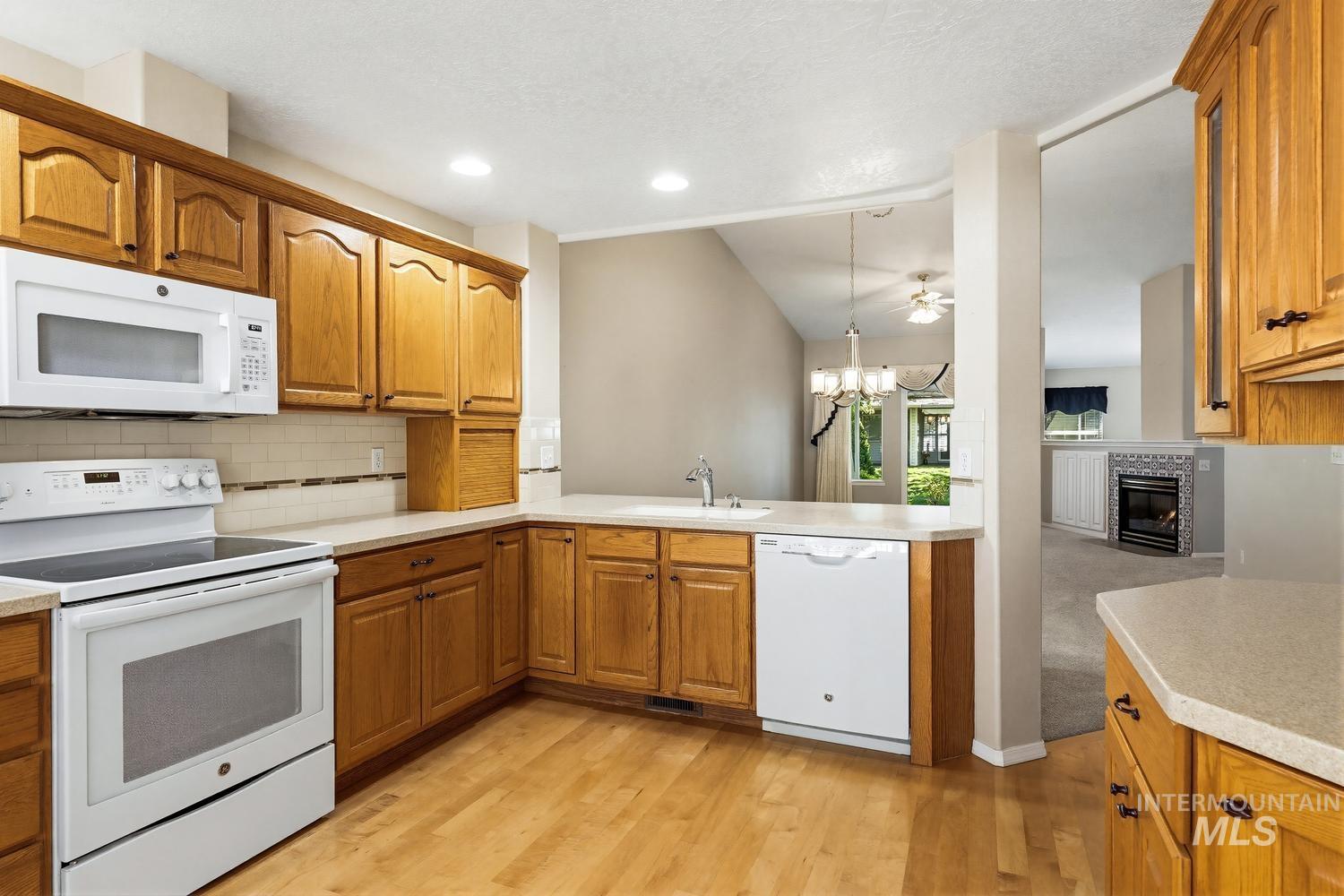 1900 N Iberis Ave, Meridian, Idaho 83646, 2 Bedrooms, 2 Bathrooms, Residential For Sale, Price $375,000,MLS 98984018