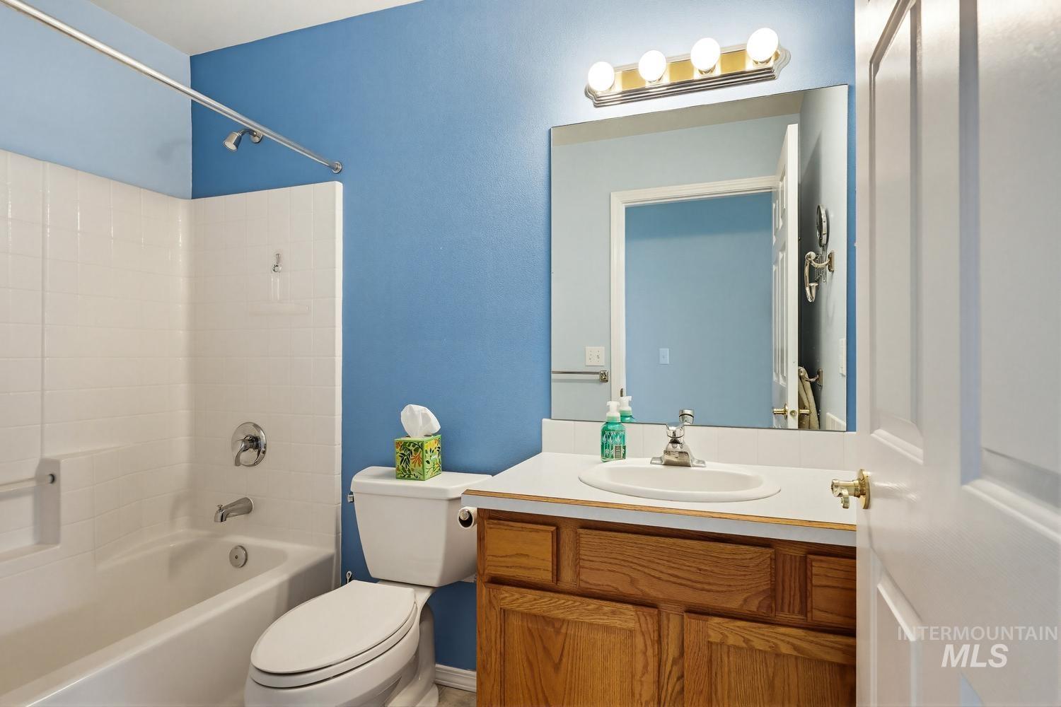 1900 N Iberis Ave, Meridian, Idaho 83646, 2 Bedrooms, 2 Bathrooms, Residential For Sale, Price $375,000,MLS 98984018