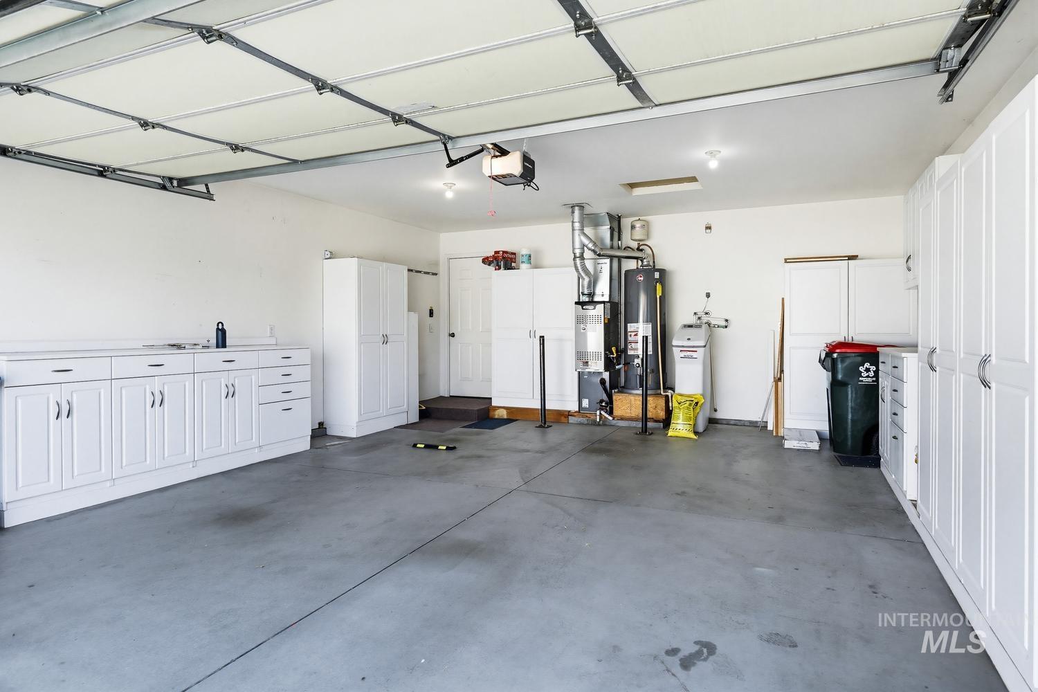 1900 N Iberis Ave, Meridian, Idaho 83646, 2 Bedrooms, 2 Bathrooms, Residential For Sale, Price $375,000,MLS 98984018