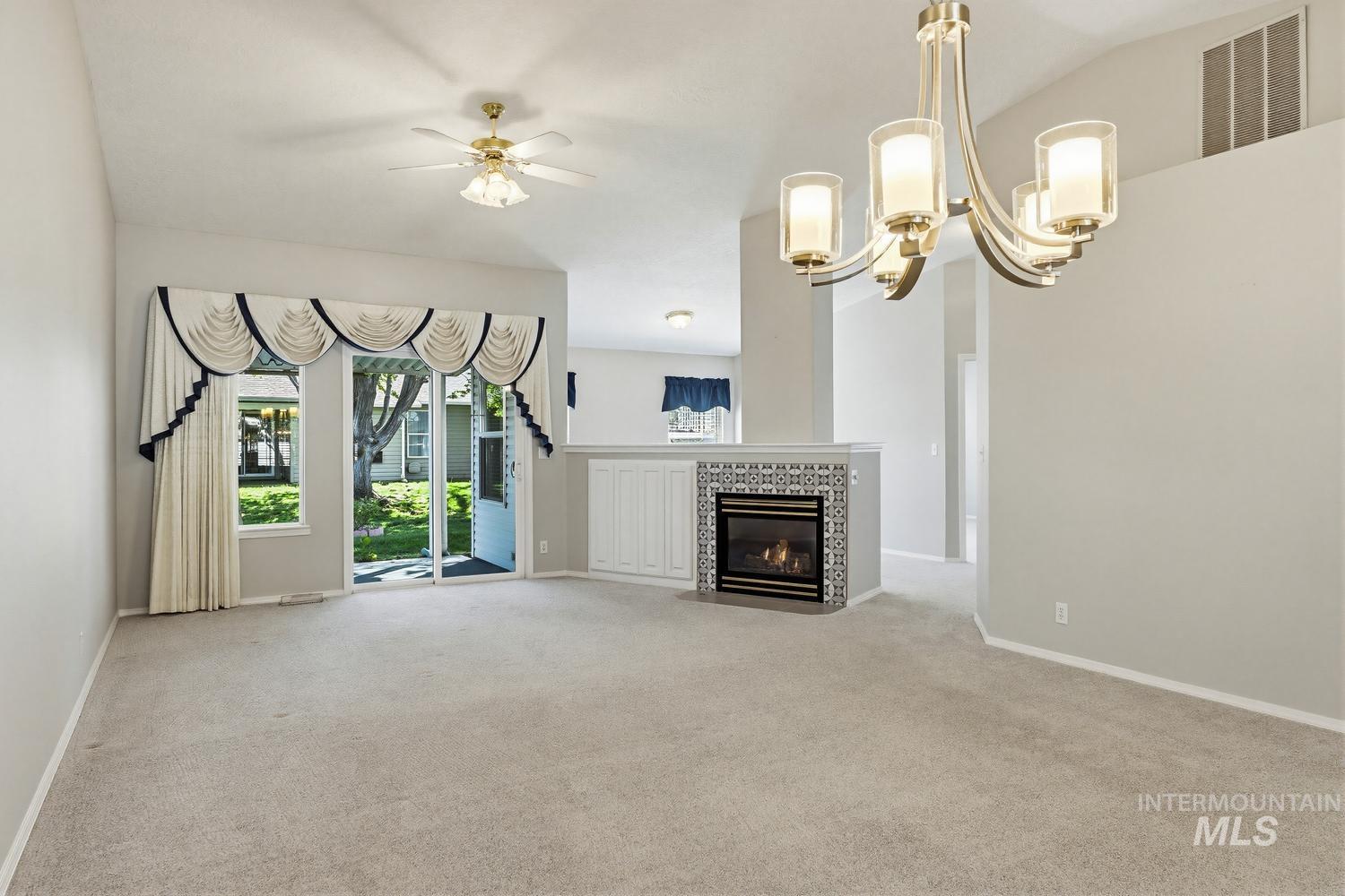 1900 N Iberis Ave, Meridian, Idaho 83646, 2 Bedrooms, 2 Bathrooms, Residential For Sale, Price $375,000,MLS 98984018