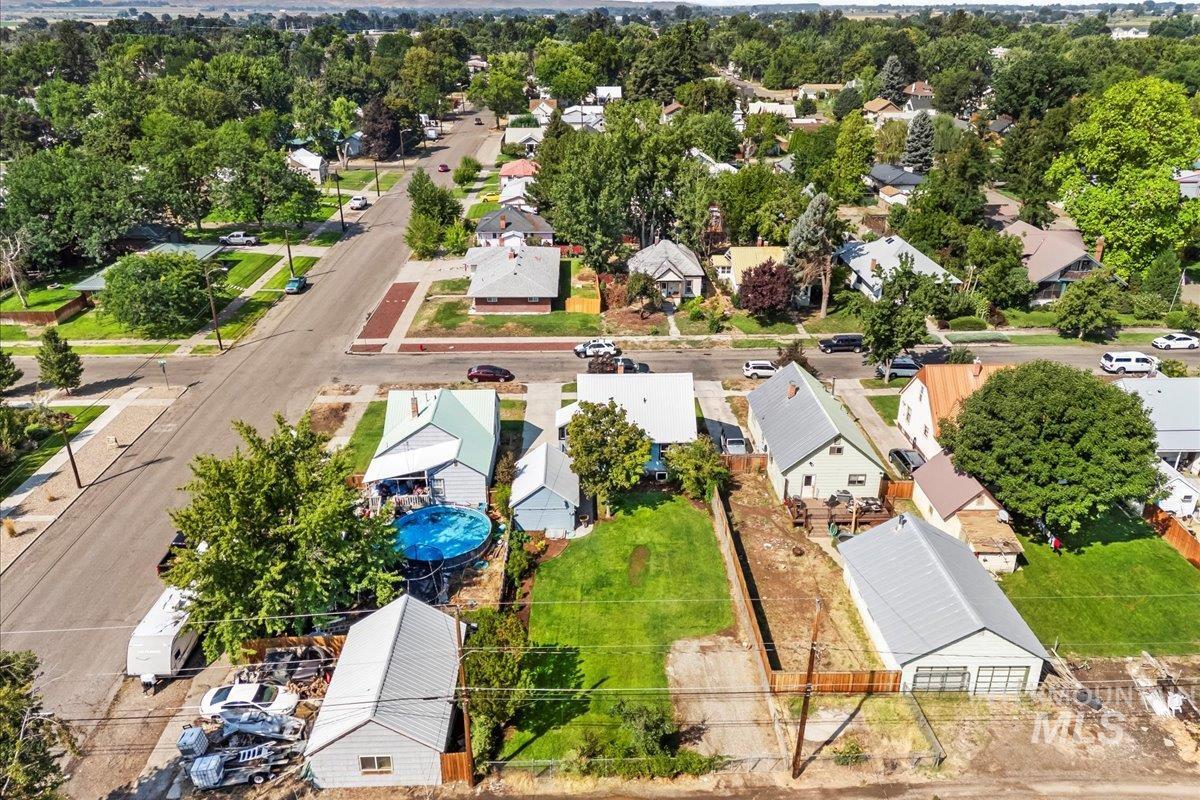 914 W 3rd, Weiser, Idaho 83672, 4 Bedrooms, 2.5 Bathrooms, Residential For Sale, Price $405,000,MLS 98984019