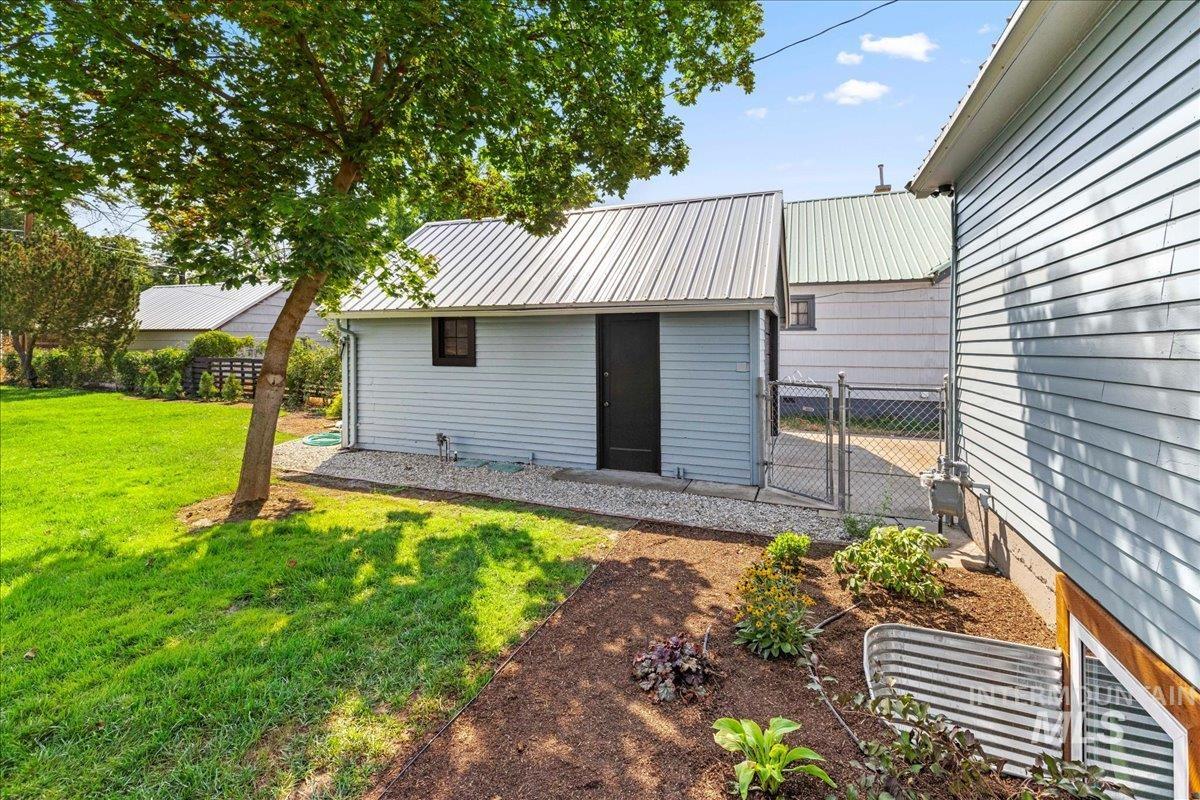 914 W 3rd, Weiser, Idaho 83672, 4 Bedrooms, 2.5 Bathrooms, Residential For Sale, Price $405,000,MLS 98984019