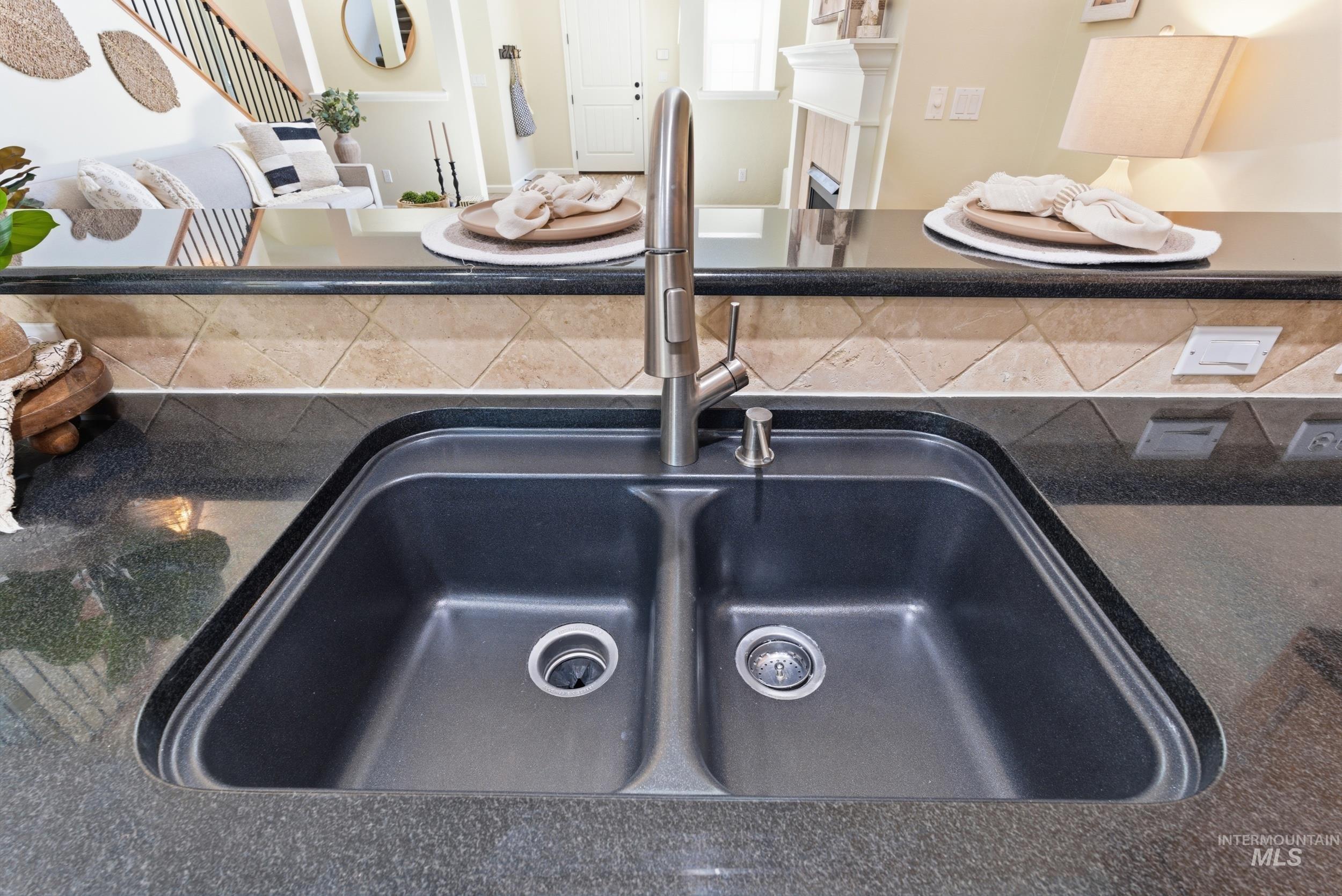 887 N Seneca Springs Way, Star, Idaho 83669, 3 Bedrooms, 2 Bathrooms, Residential For Sale, Price $549,000, 98984021