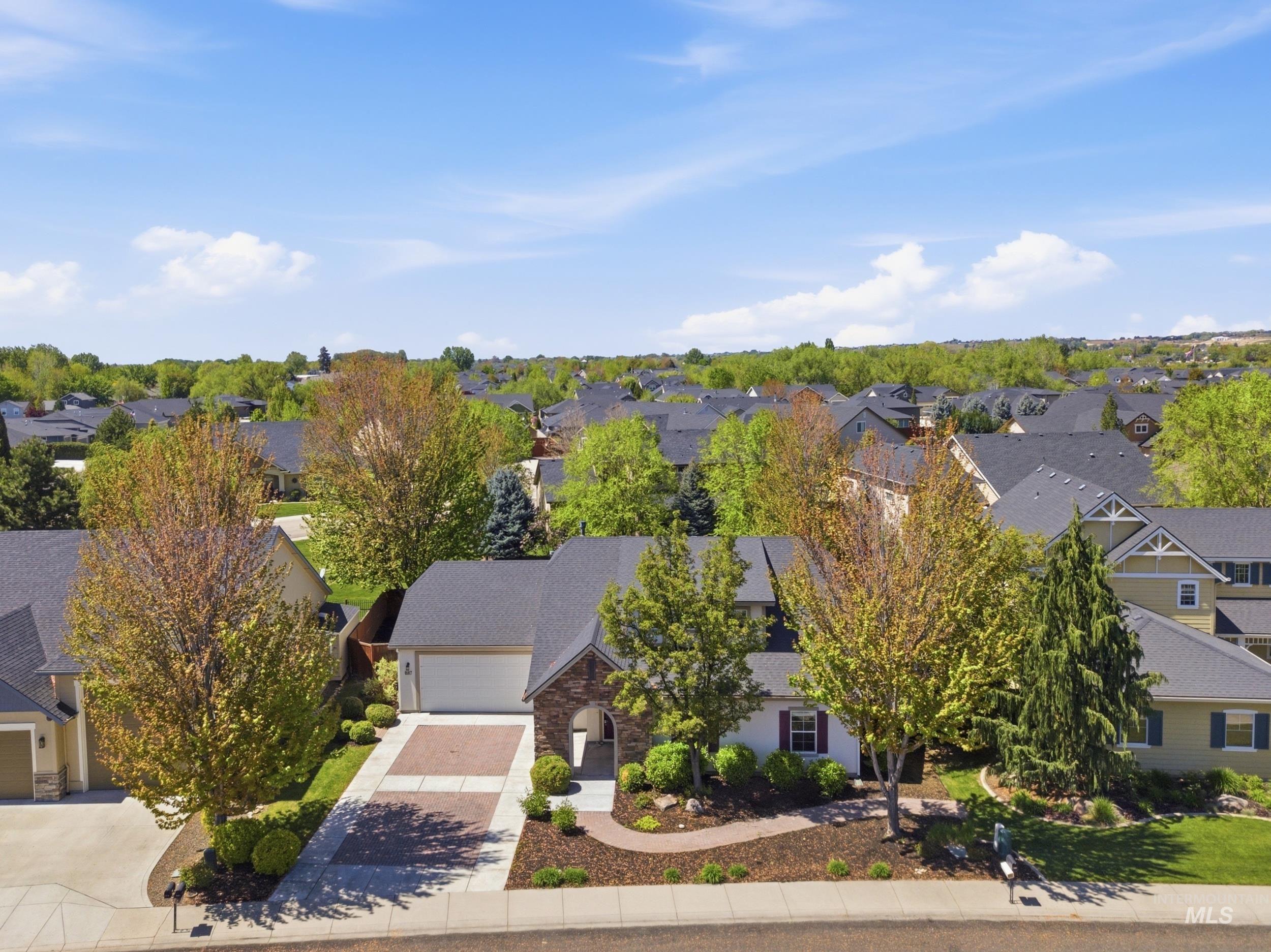 887 N Seneca Springs Way, Star, Idaho 83669, 3 Bedrooms, 2 Bathrooms, Residential For Sale, Price $549,000, 98984021