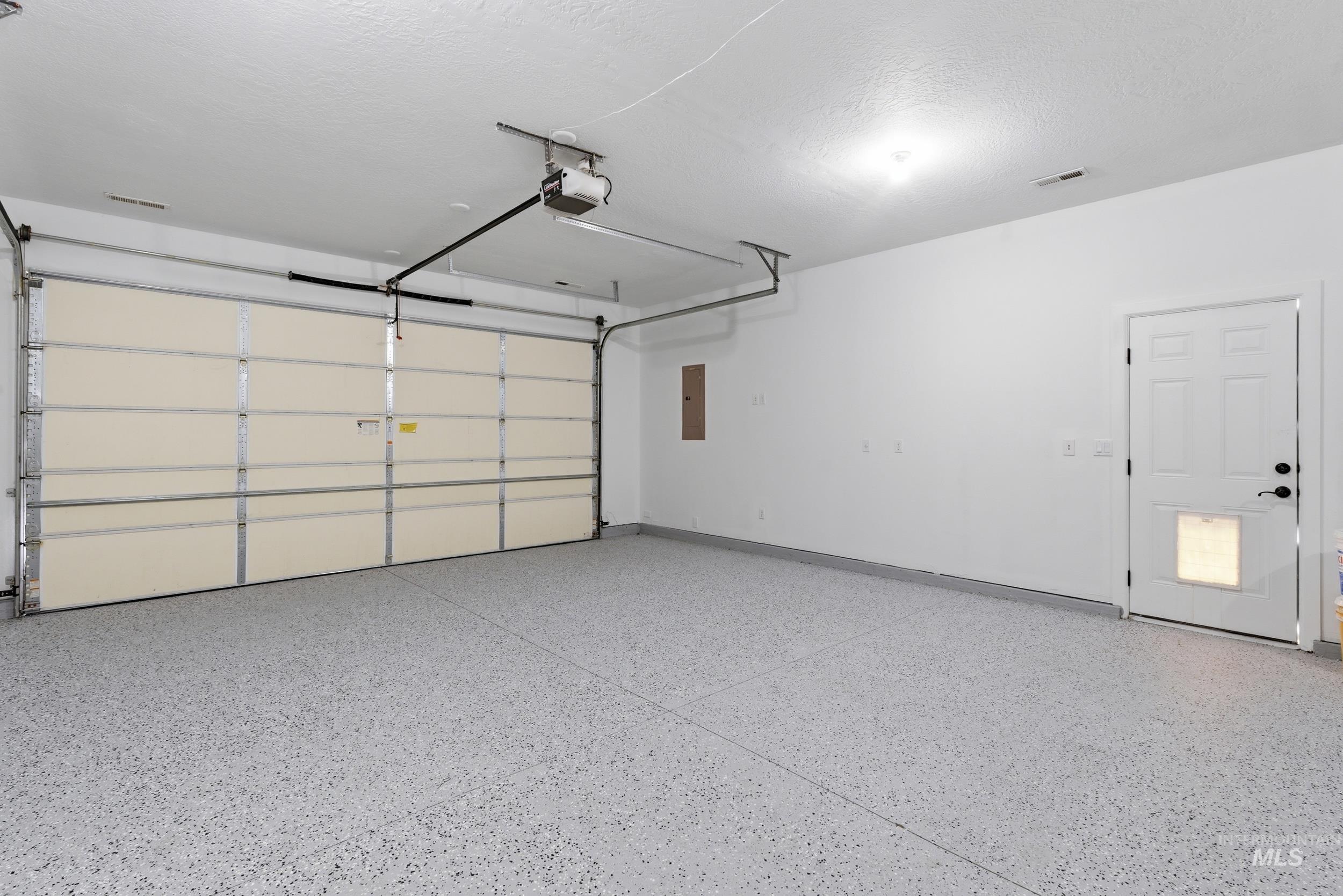 887 N Seneca Springs Way, Star, Idaho 83669, 3 Bedrooms, 2 Bathrooms, Residential For Sale, Price $549,000, 98984021