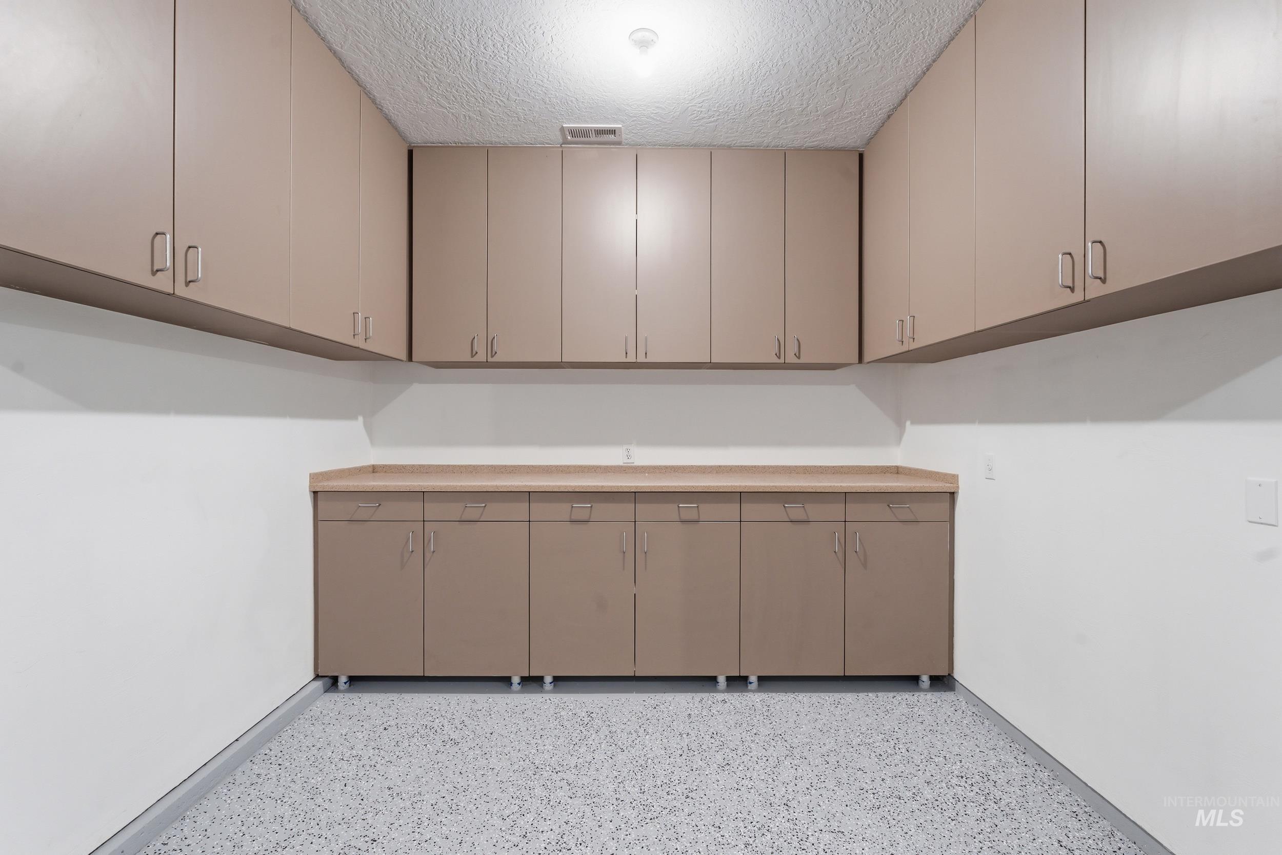 887 N Seneca Springs Way, Star, Idaho 83669, 3 Bedrooms, 2 Bathrooms, Residential For Sale, Price $549,000, 98984021