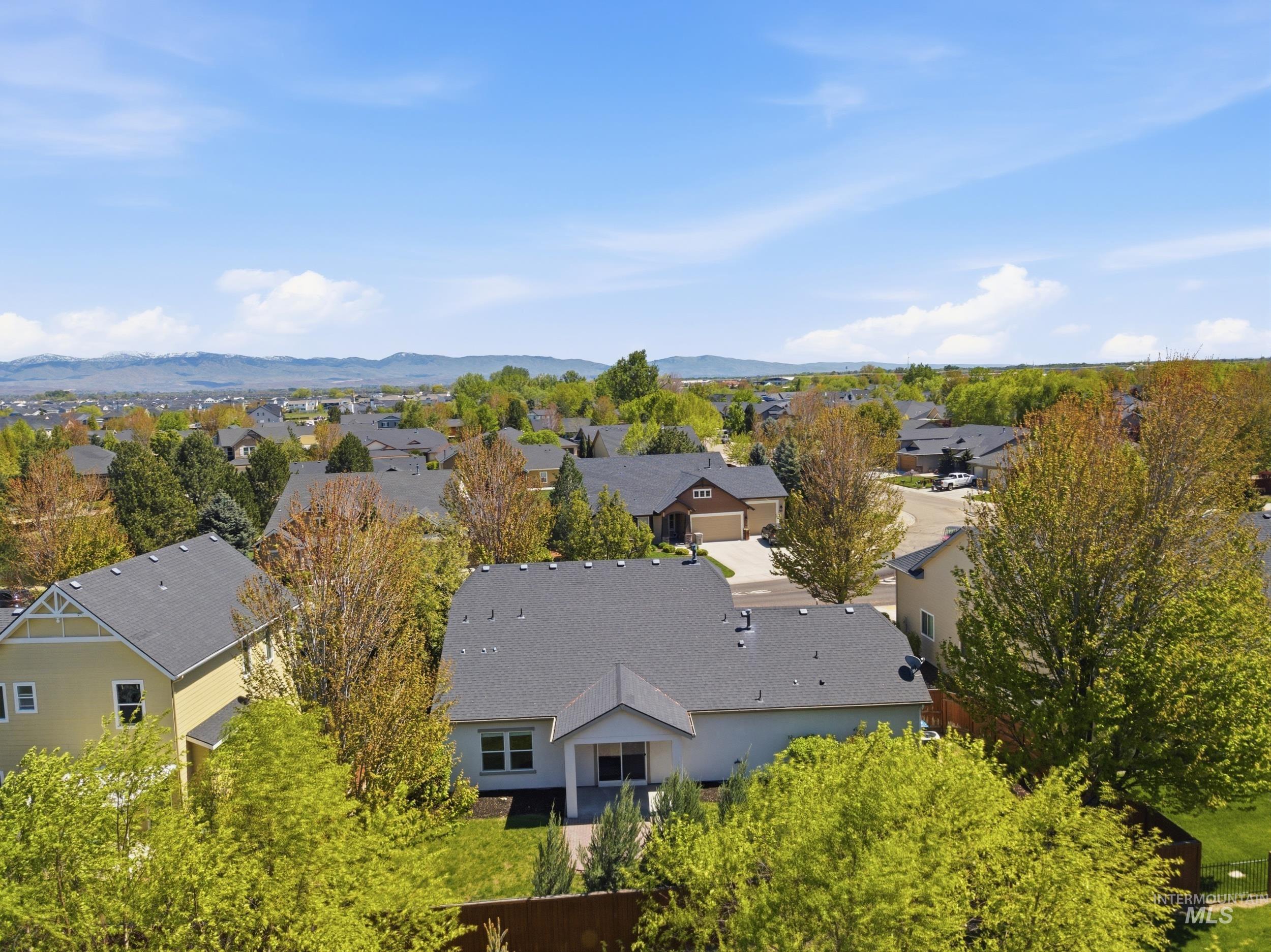 887 N Seneca Springs Way, Star, Idaho 83669, 3 Bedrooms, 2 Bathrooms, Residential For Sale, Price $549,000, 98984021