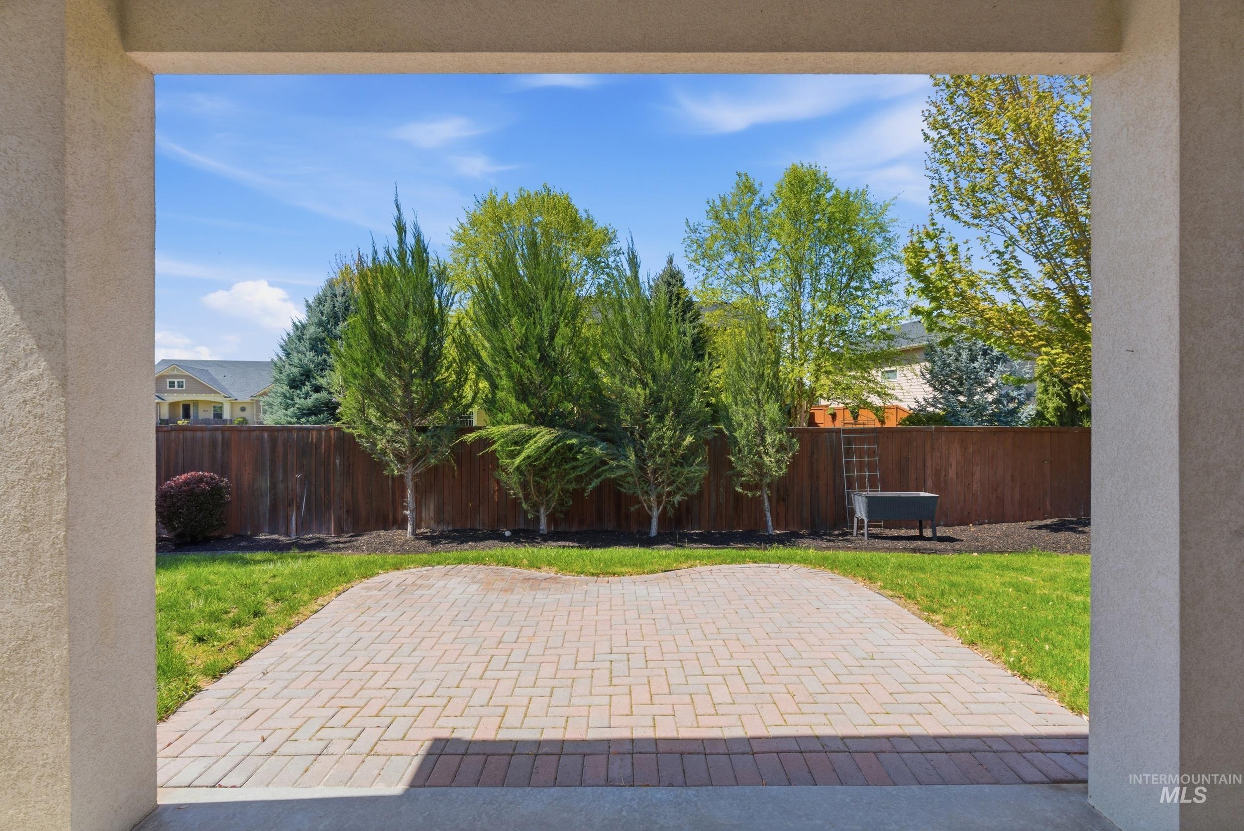 887 N Seneca Springs Way, Star, Idaho 83669, 3 Bedrooms, 2 Bathrooms, Residential For Sale, Price $549,000, 98984021