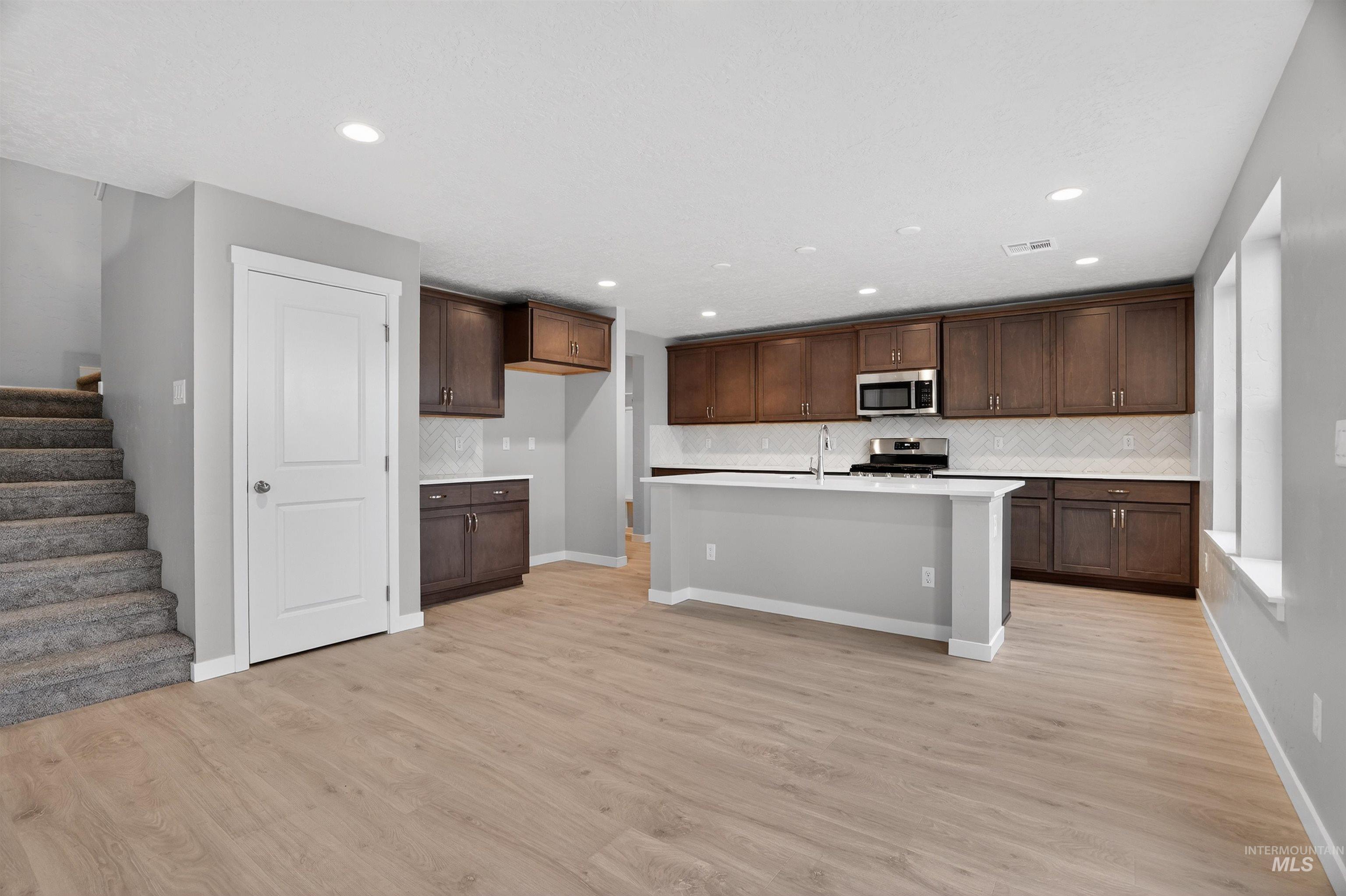 7663 E Meriwether Dr, Nampa, Idaho 83687, 4 Bedrooms, 3 Bathrooms, Residential For Sale, Price $499,990,MLS 98984022