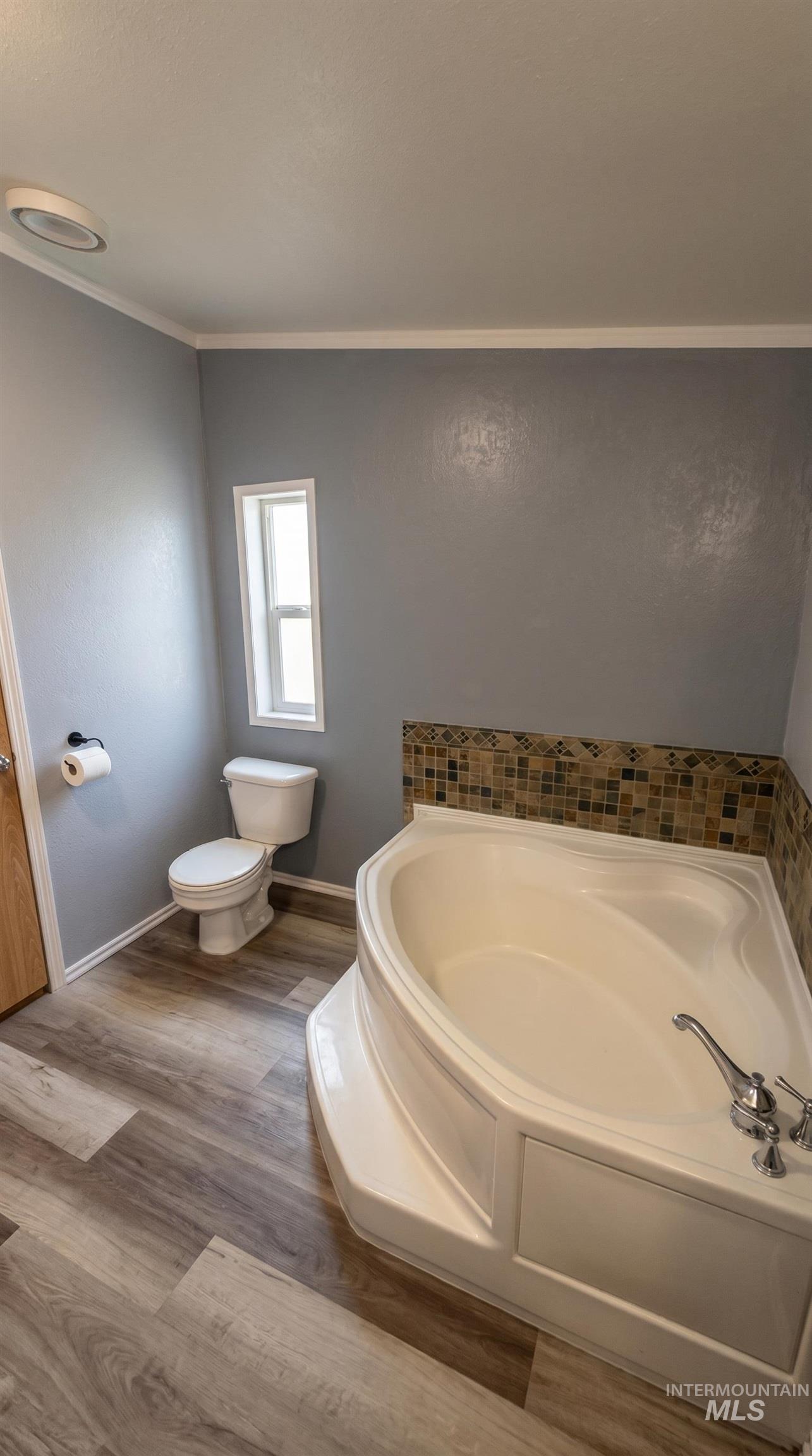 1800 Heitz Ave, Fruitland, Idaho 83619, 4 Bedrooms, 2 Bathrooms, Residential For Sale, Price $290,000,MLS 98984024