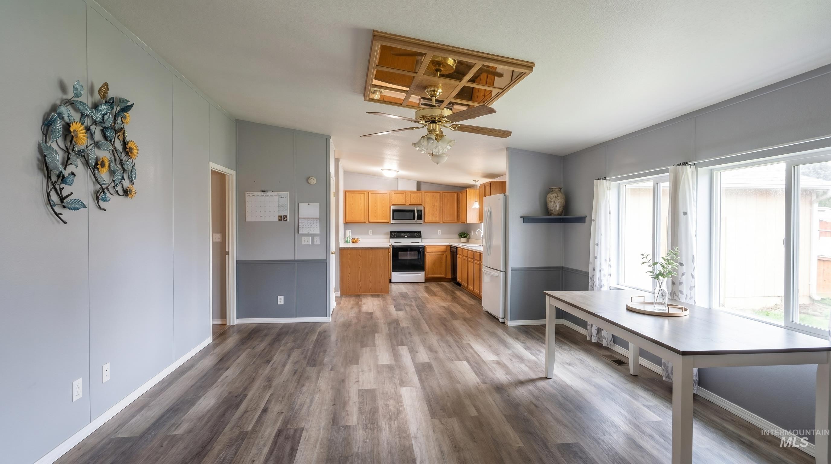 1800 Heitz Ave, Fruitland, Idaho 83619, 4 Bedrooms, 2 Bathrooms, Residential For Sale, Price $290,000,MLS 98984024