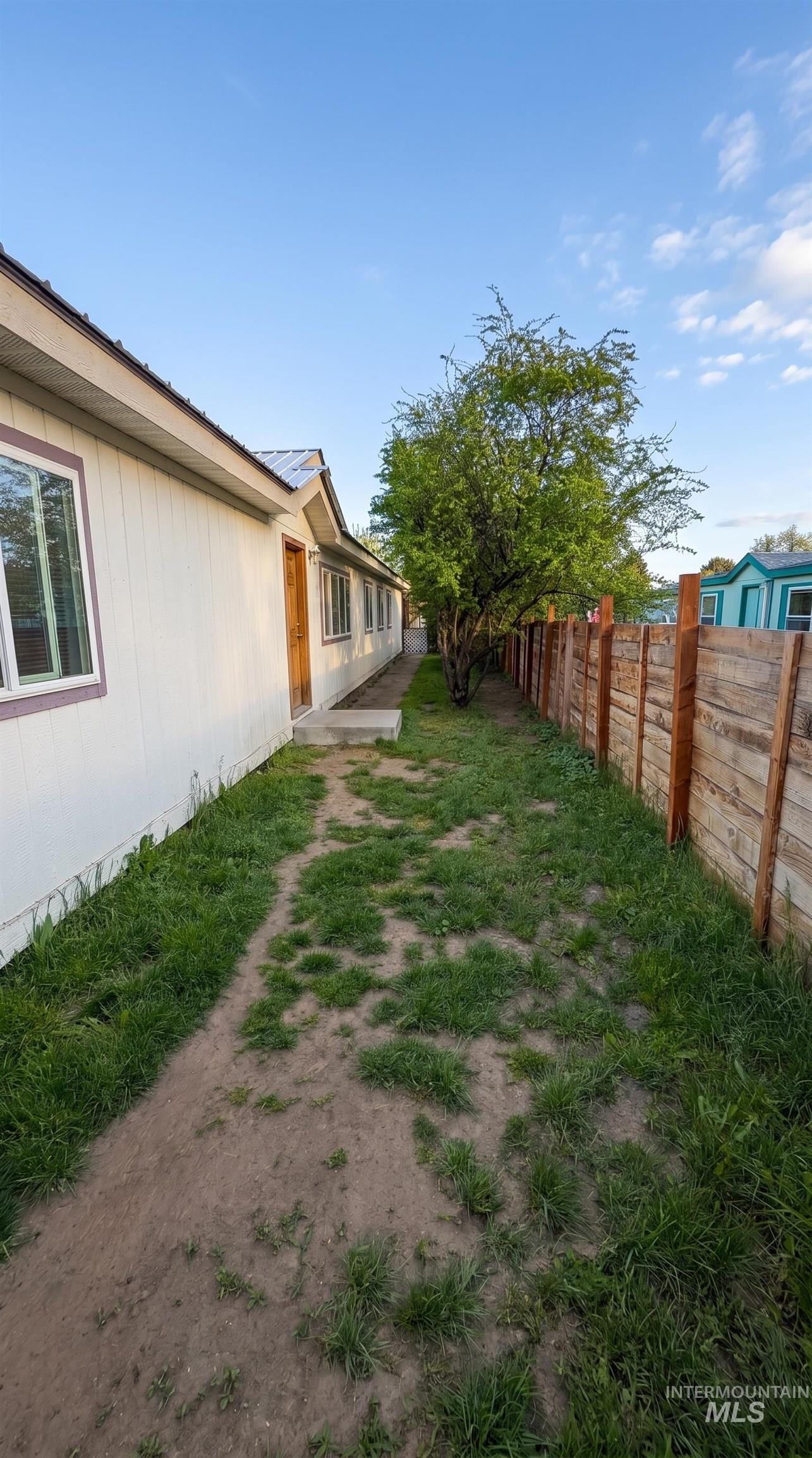 1800 Heitz Ave, Fruitland, Idaho 83619, 4 Bedrooms, 2 Bathrooms, Residential For Sale, Price $290,000,MLS 98984024