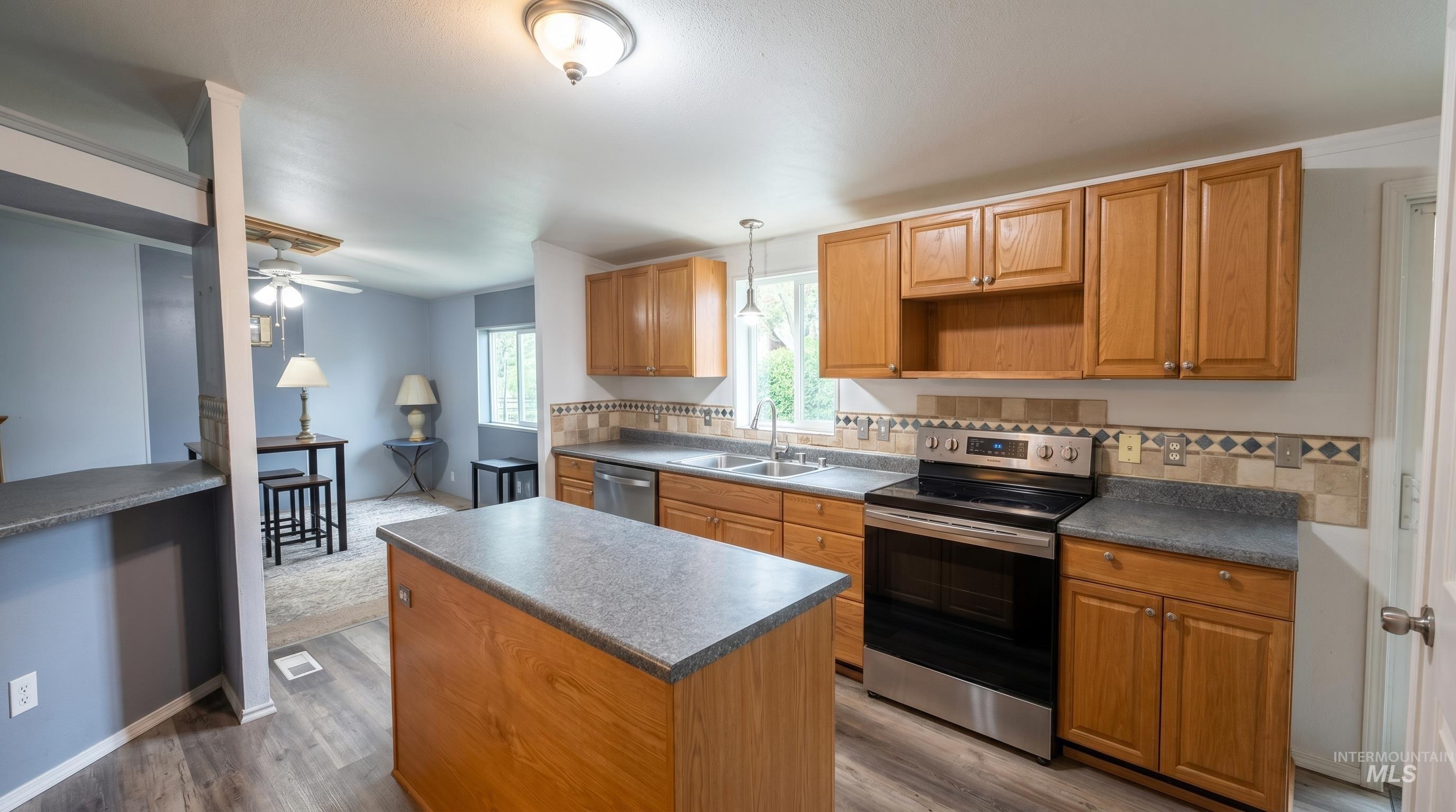 1800 Heitz Ave, Fruitland, Idaho 83619, 4 Bedrooms, 2 Bathrooms, Residential For Sale, Price $290,000,MLS 98984024