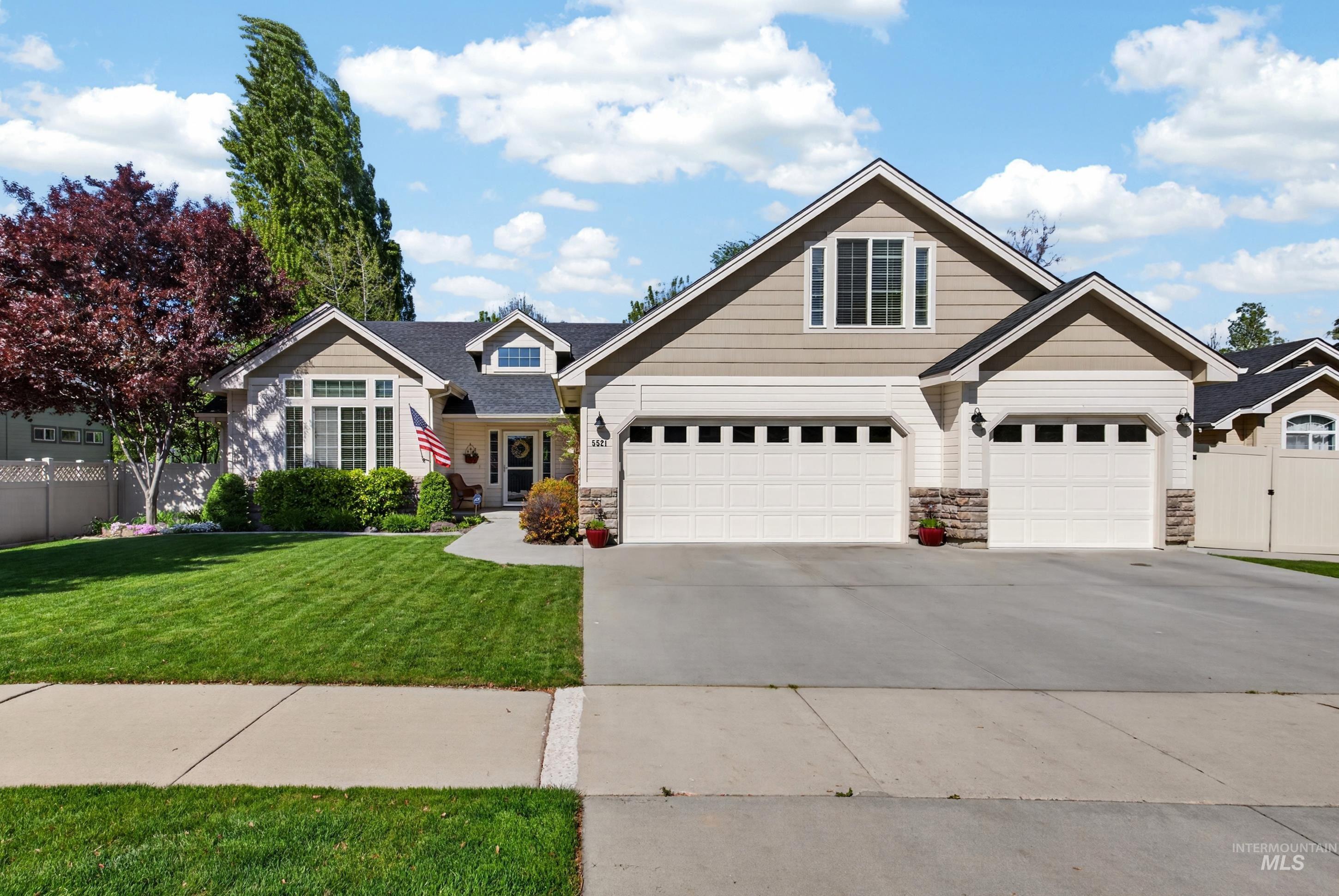 5521 N Mendelson Ave., Meridian, Idaho 83646, 4 Bedrooms, 2.5 Bathrooms, Residential For Sale, Price $579,000,MLS 98984026