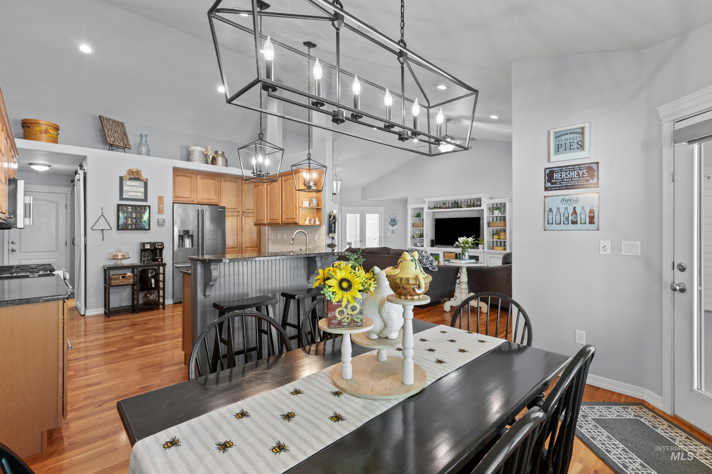 5521 N Mendelson Ave., Meridian, Idaho 83646, 4 Bedrooms, 2.5 Bathrooms, Residential For Sale, Price $579,000,MLS 98984026