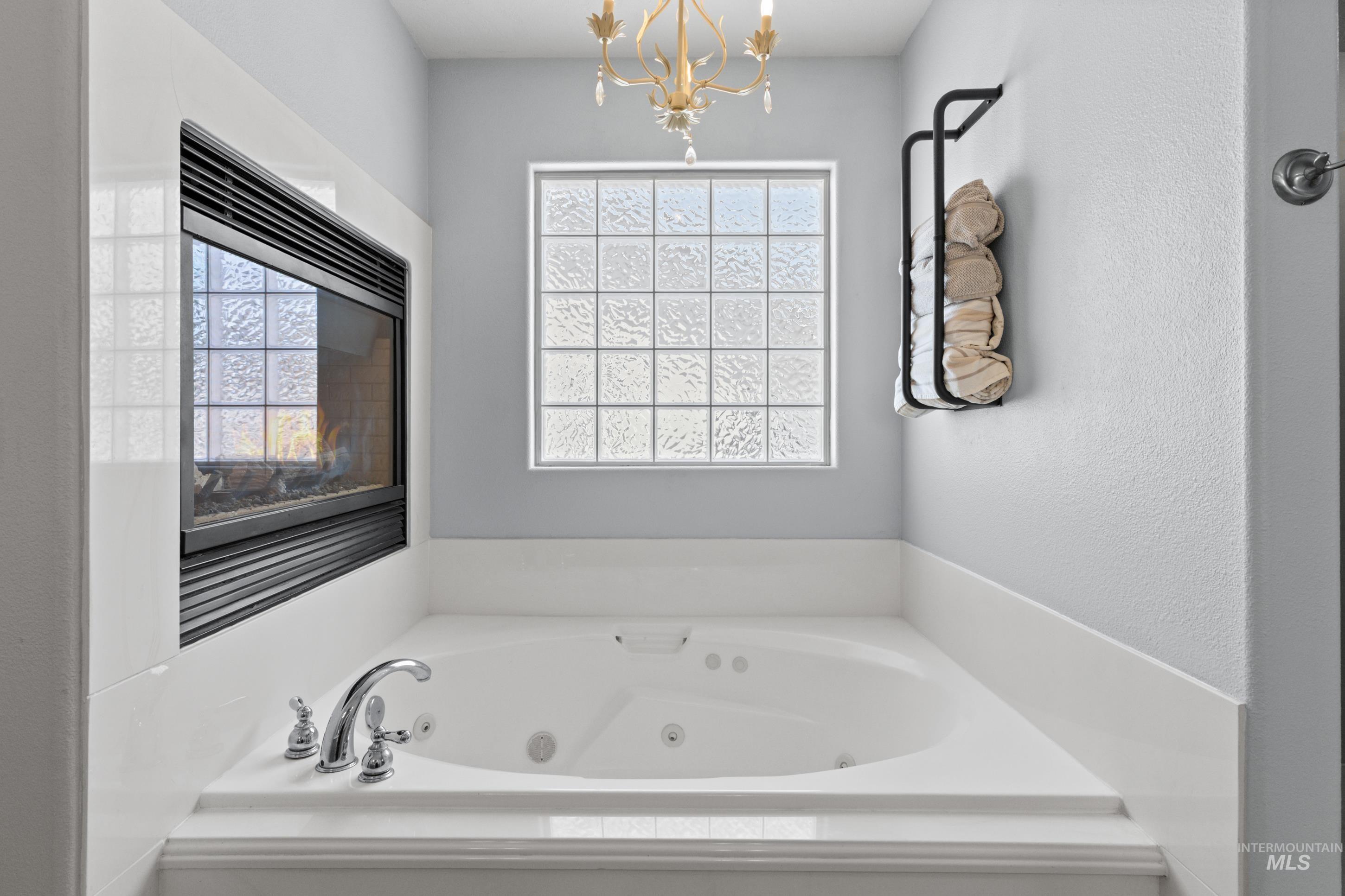 5521 N Mendelson Ave., Meridian, Idaho 83646, 4 Bedrooms, 2.5 Bathrooms, Residential For Sale, Price $579,000,MLS 98984026