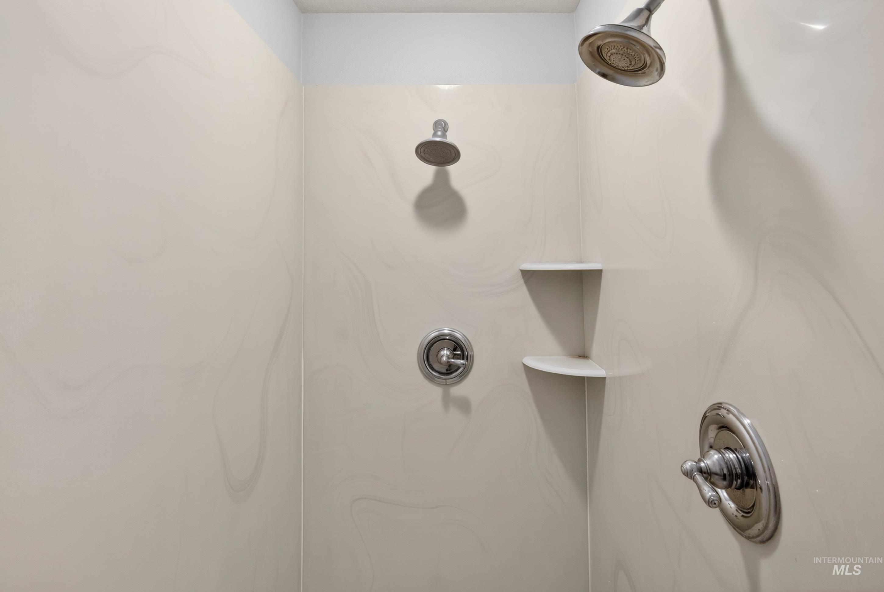 5521 N Mendelson Ave., Meridian, Idaho 83646, 4 Bedrooms, 2.5 Bathrooms, Residential For Sale, Price $579,000,MLS 98984026