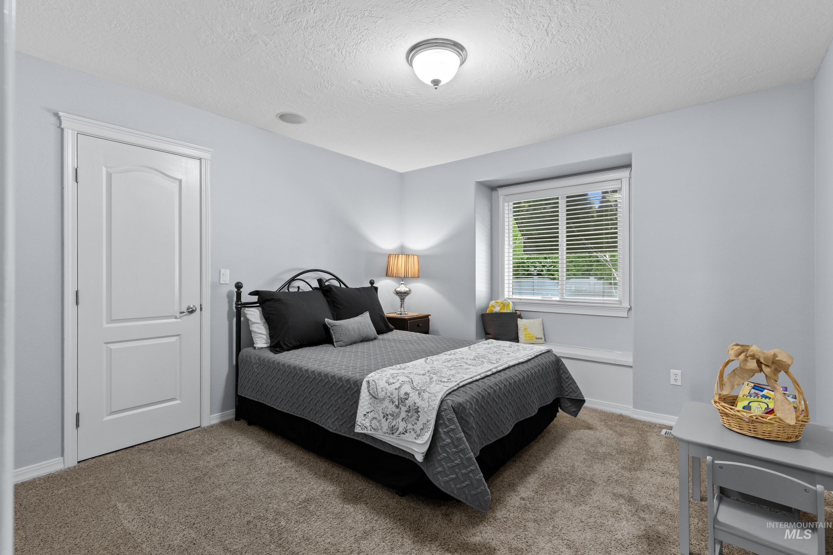 5521 N Mendelson Ave., Meridian, Idaho 83646, 4 Bedrooms, 2.5 Bathrooms, Residential For Sale, Price $579,000,MLS 98984026