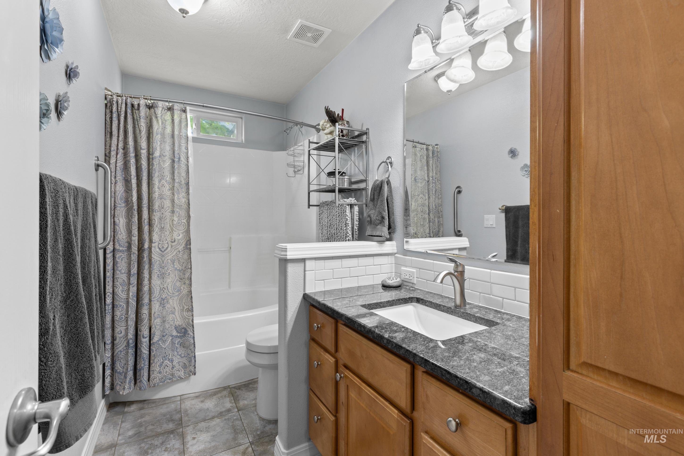 5521 N Mendelson Ave., Meridian, Idaho 83646, 4 Bedrooms, 2.5 Bathrooms, Residential For Sale, Price $579,000,MLS 98984026