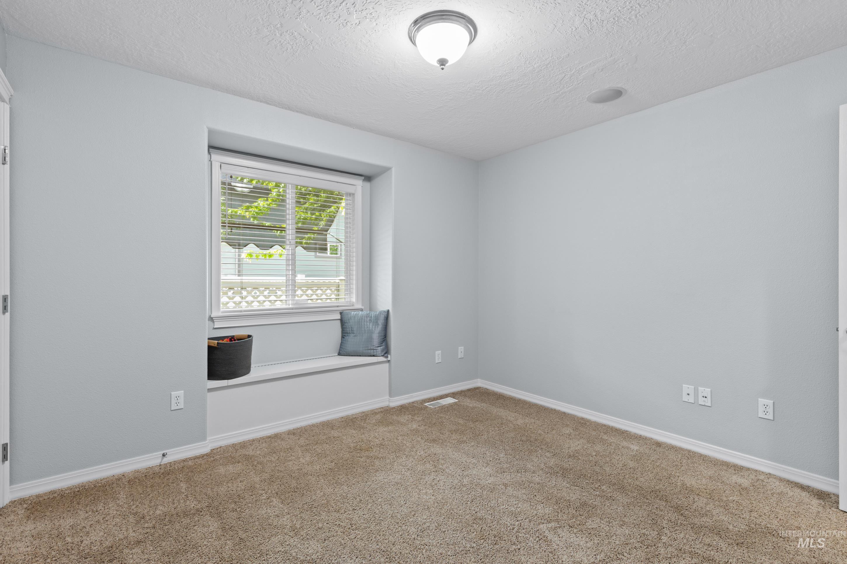 5521 N Mendelson Ave., Meridian, Idaho 83646, 4 Bedrooms, 2.5 Bathrooms, Residential For Sale, Price $579,000,MLS 98984026