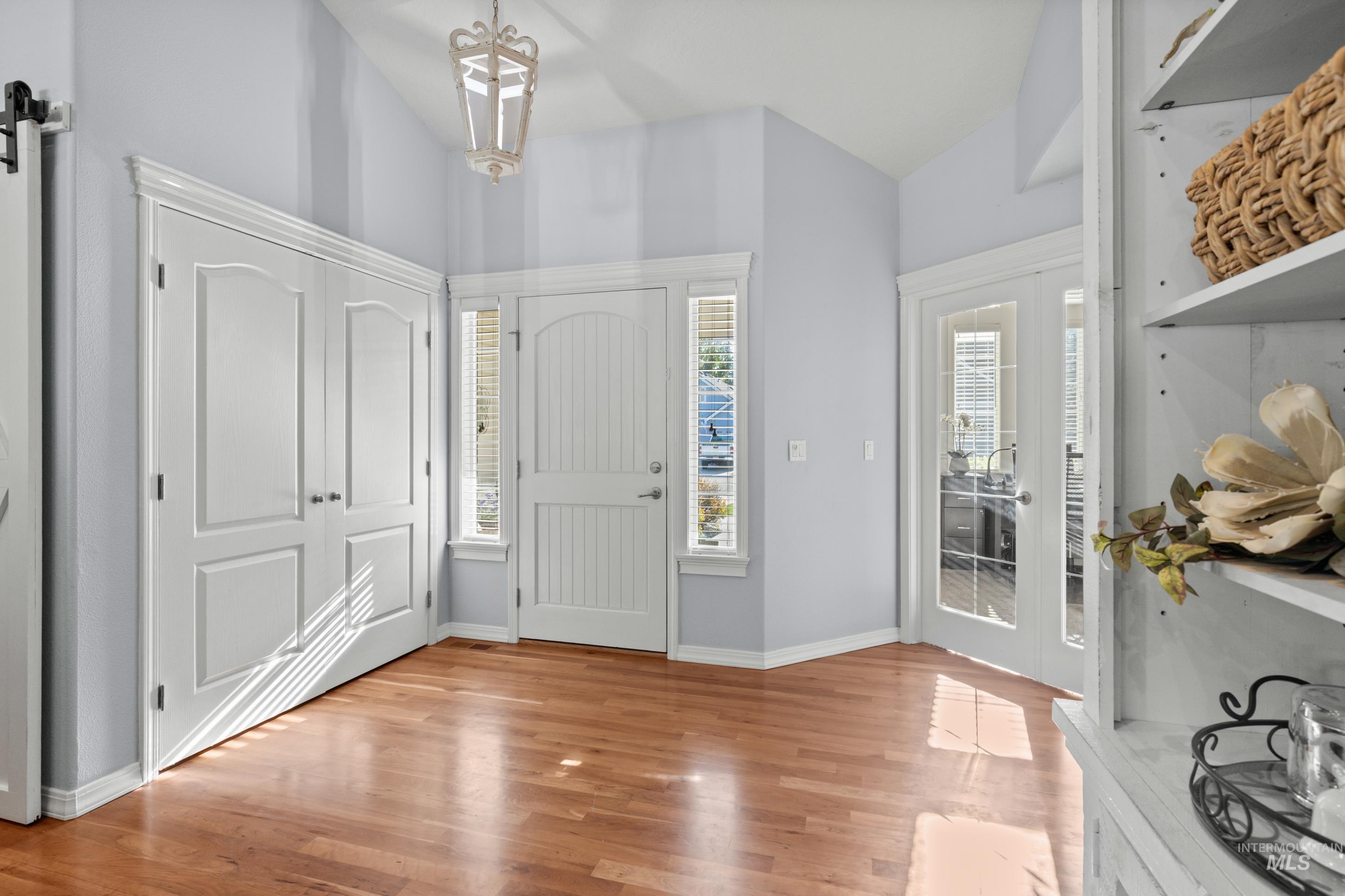 5521 N Mendelson Ave., Meridian, Idaho 83646, 4 Bedrooms, 2.5 Bathrooms, Residential For Sale, Price $579,000,MLS 98984026