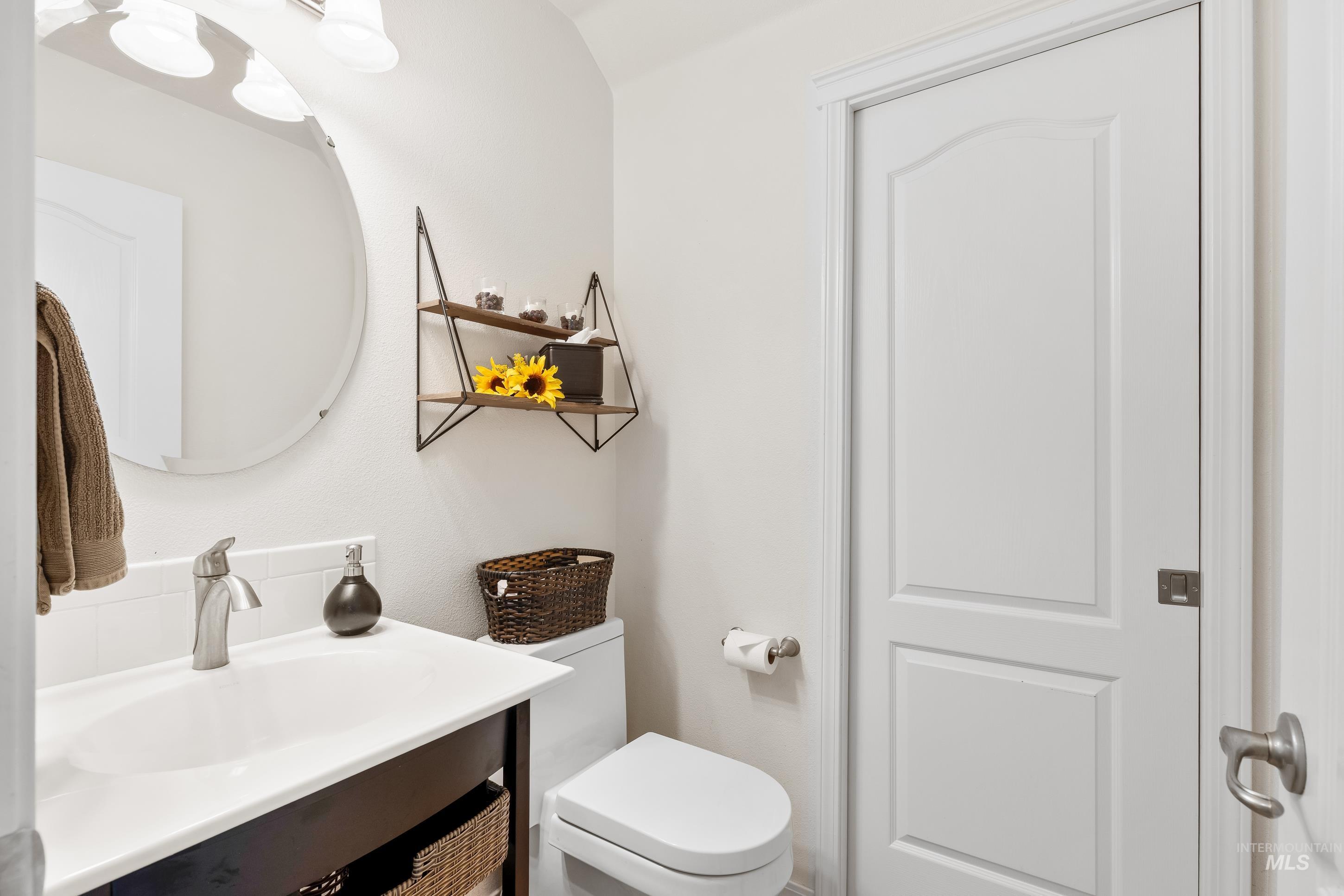 5521 N Mendelson Ave., Meridian, Idaho 83646, 4 Bedrooms, 2.5 Bathrooms, Residential For Sale, Price $579,000,MLS 98984026