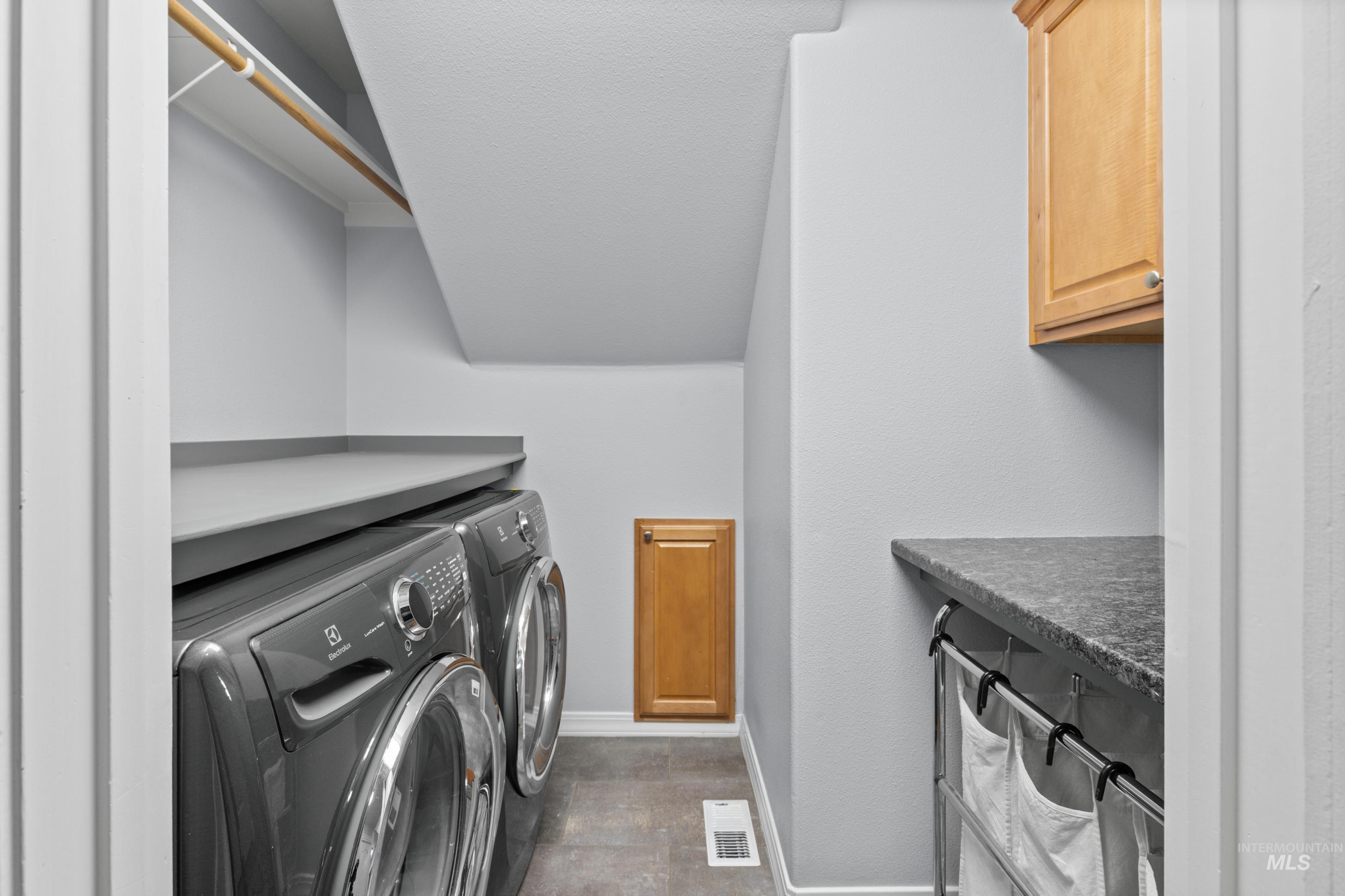 5521 N Mendelson Ave., Meridian, Idaho 83646, 4 Bedrooms, 2.5 Bathrooms, Residential For Sale, Price $579,000,MLS 98984026