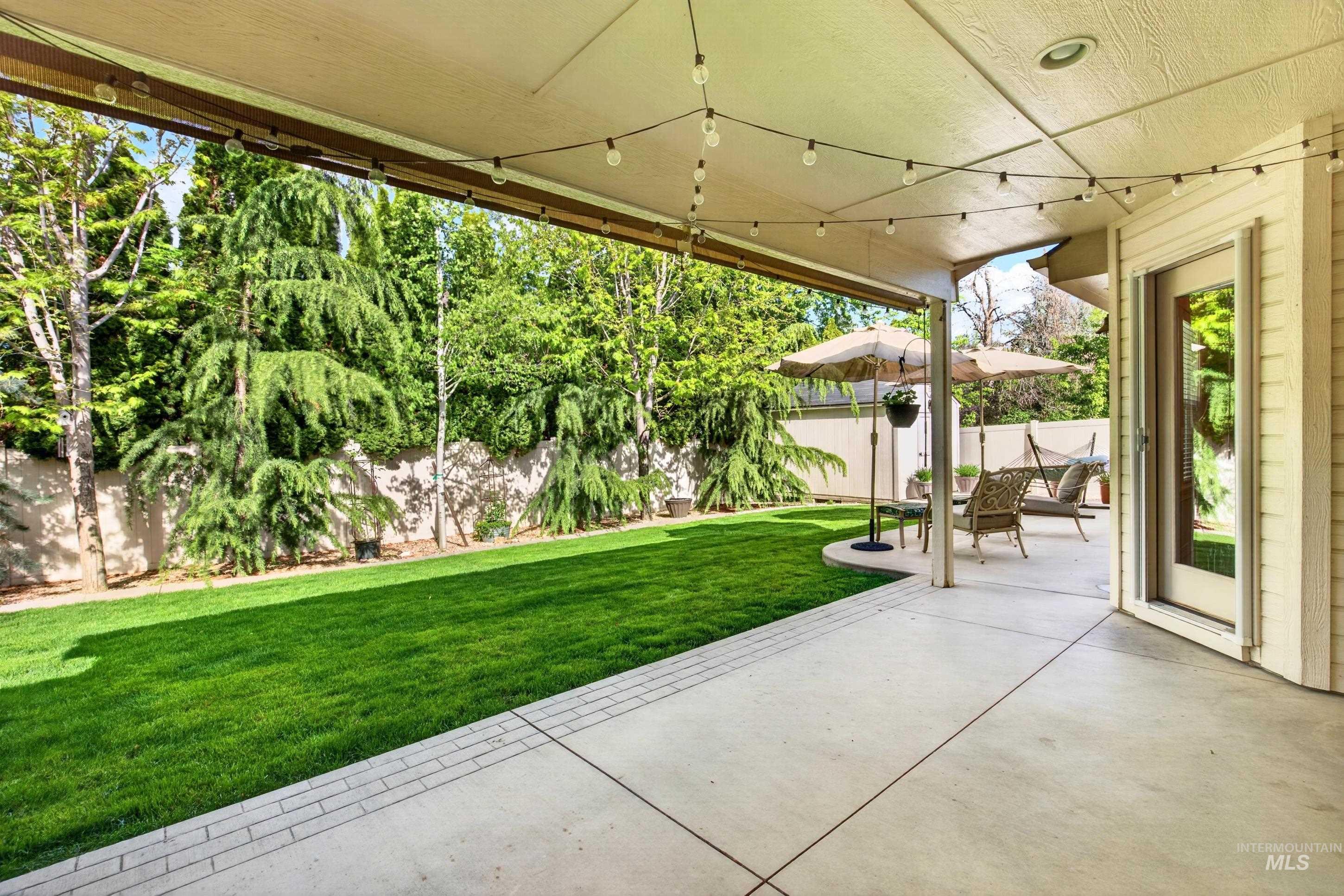 5521 N Mendelson Ave., Meridian, Idaho 83646, 4 Bedrooms, 2.5 Bathrooms, Residential For Sale, Price $579,000,MLS 98984026