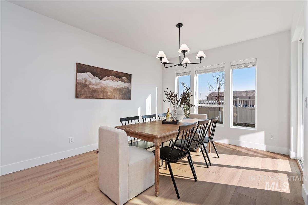 4301 Tropic Way, Caldwell, Idaho 83607, 3 Bedrooms, 2 Bathrooms, Residential For Sale, Price $459,880,MLS 98984027