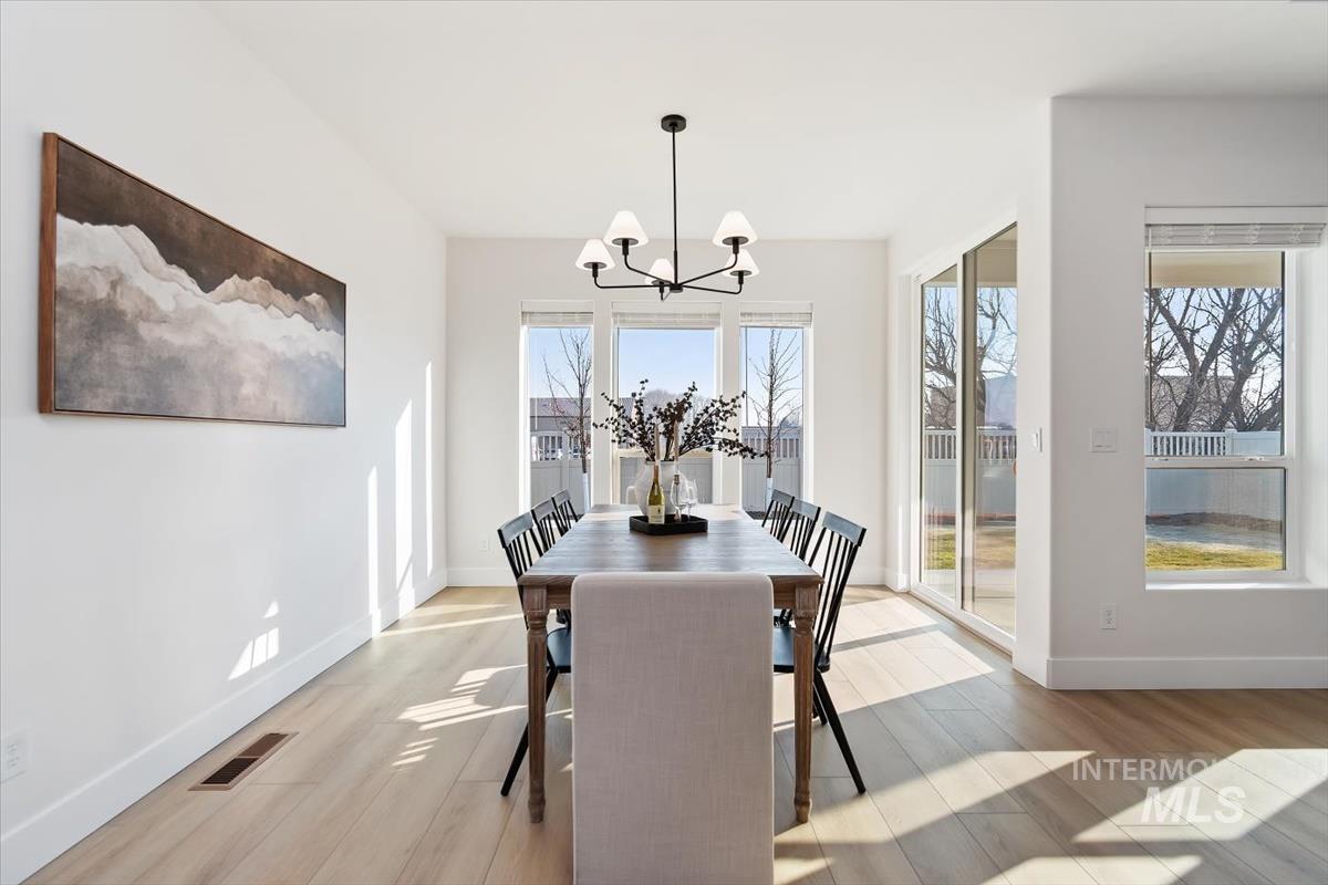 4301 Tropic Way, Caldwell, Idaho 83607, 3 Bedrooms, 2 Bathrooms, Residential For Sale, Price $459,880,MLS 98984027