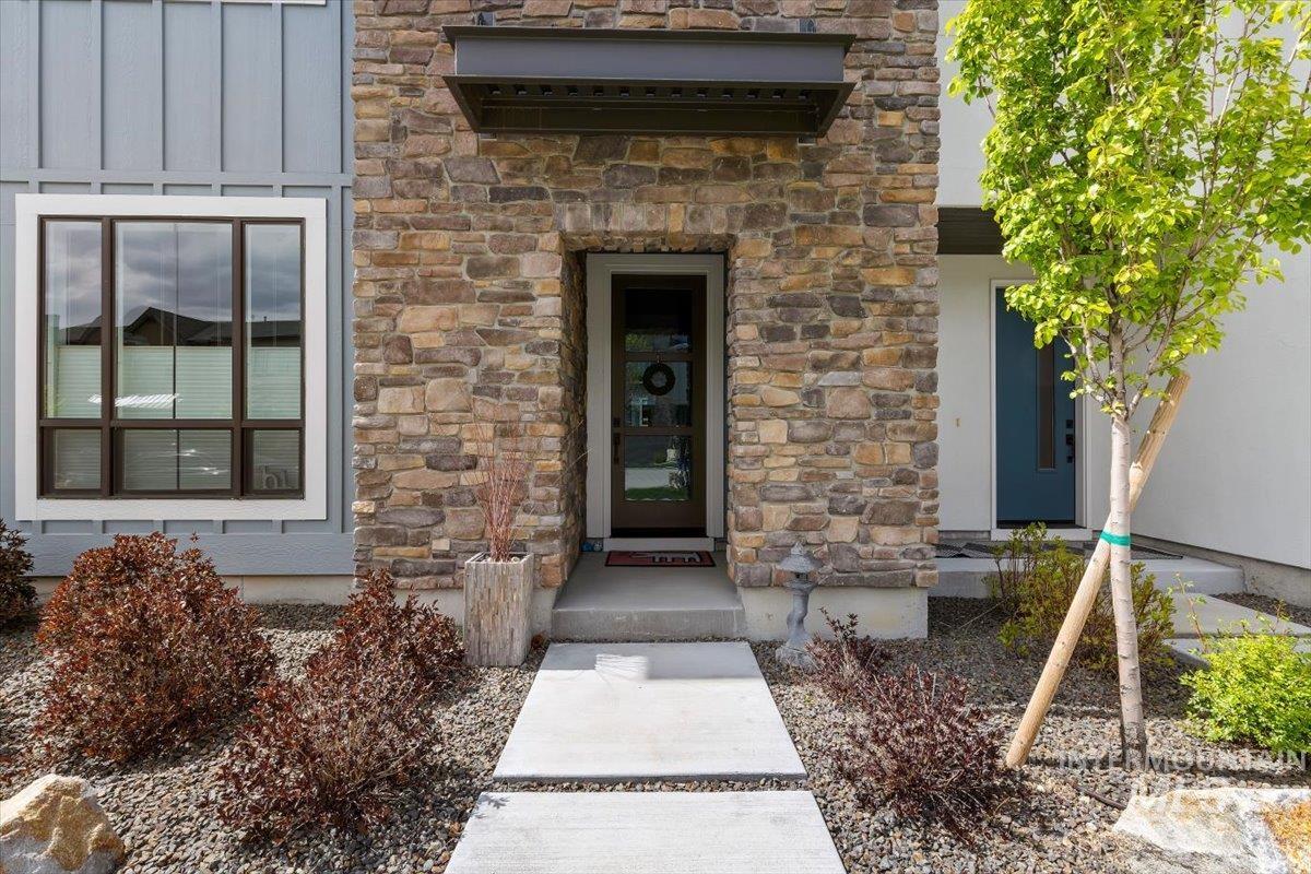 3211 S Brookridge Way, Boise, Idaho 83714, 3 Bedrooms, 2.5 Bathrooms, Residential For Sale, Price $689,900,MLS 98984028