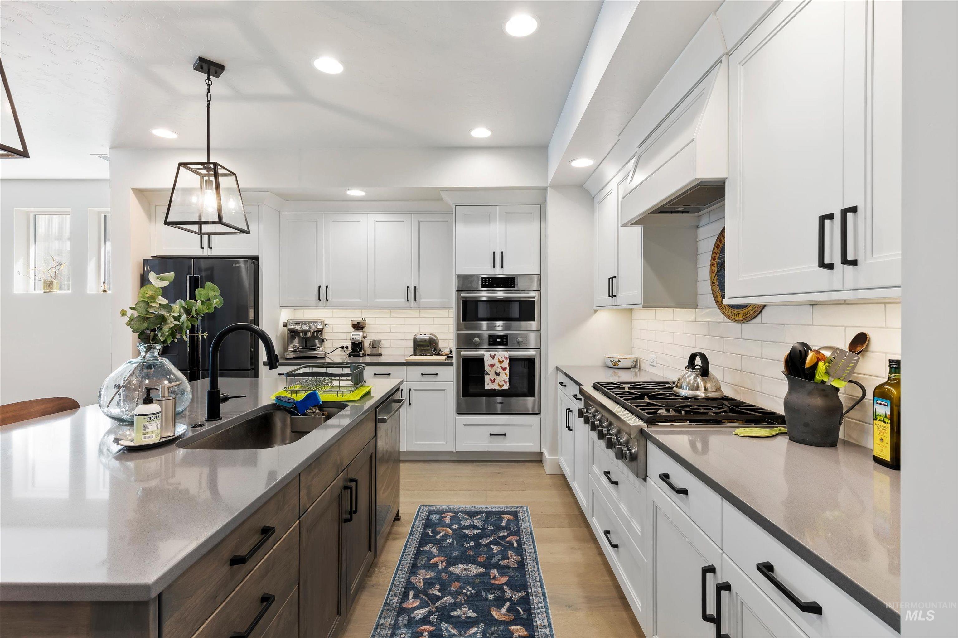 3211 S Brookridge Way, Boise, Idaho 83714, 3 Bedrooms, 2.5 Bathrooms, Residential For Sale, Price $689,900,MLS 98984028