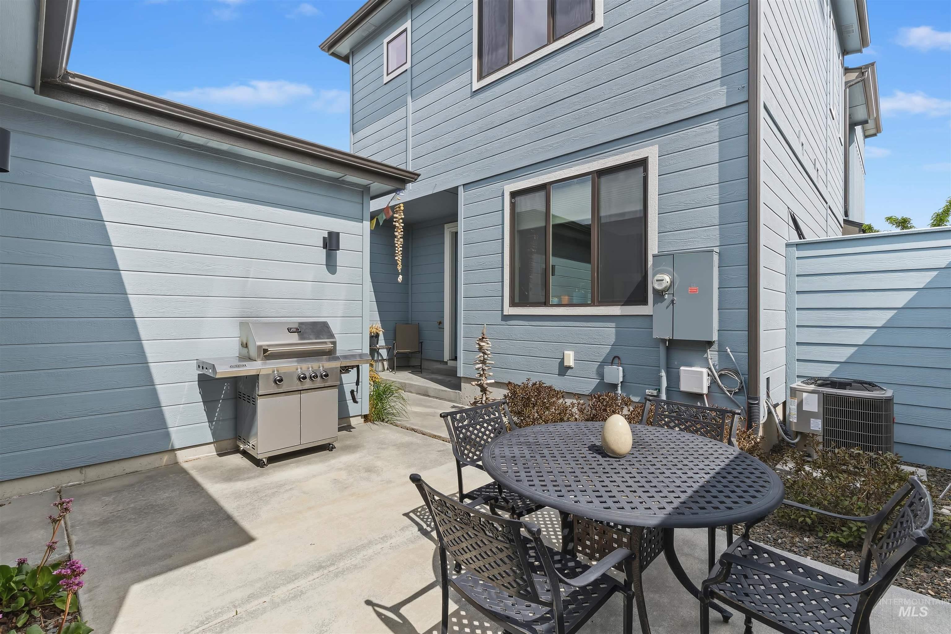 3211 S Brookridge Way, Boise, Idaho 83714, 3 Bedrooms, 2.5 Bathrooms, Residential For Sale, Price $689,900,MLS 98984028