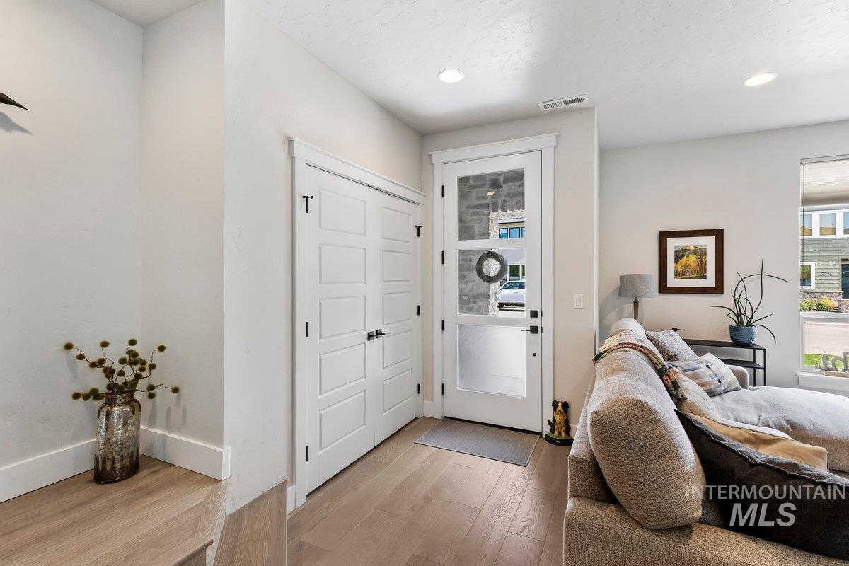 3211 S Brookridge Way, Boise, Idaho 83714, 3 Bedrooms, 2.5 Bathrooms, Residential For Sale, Price $689,900,MLS 98984028